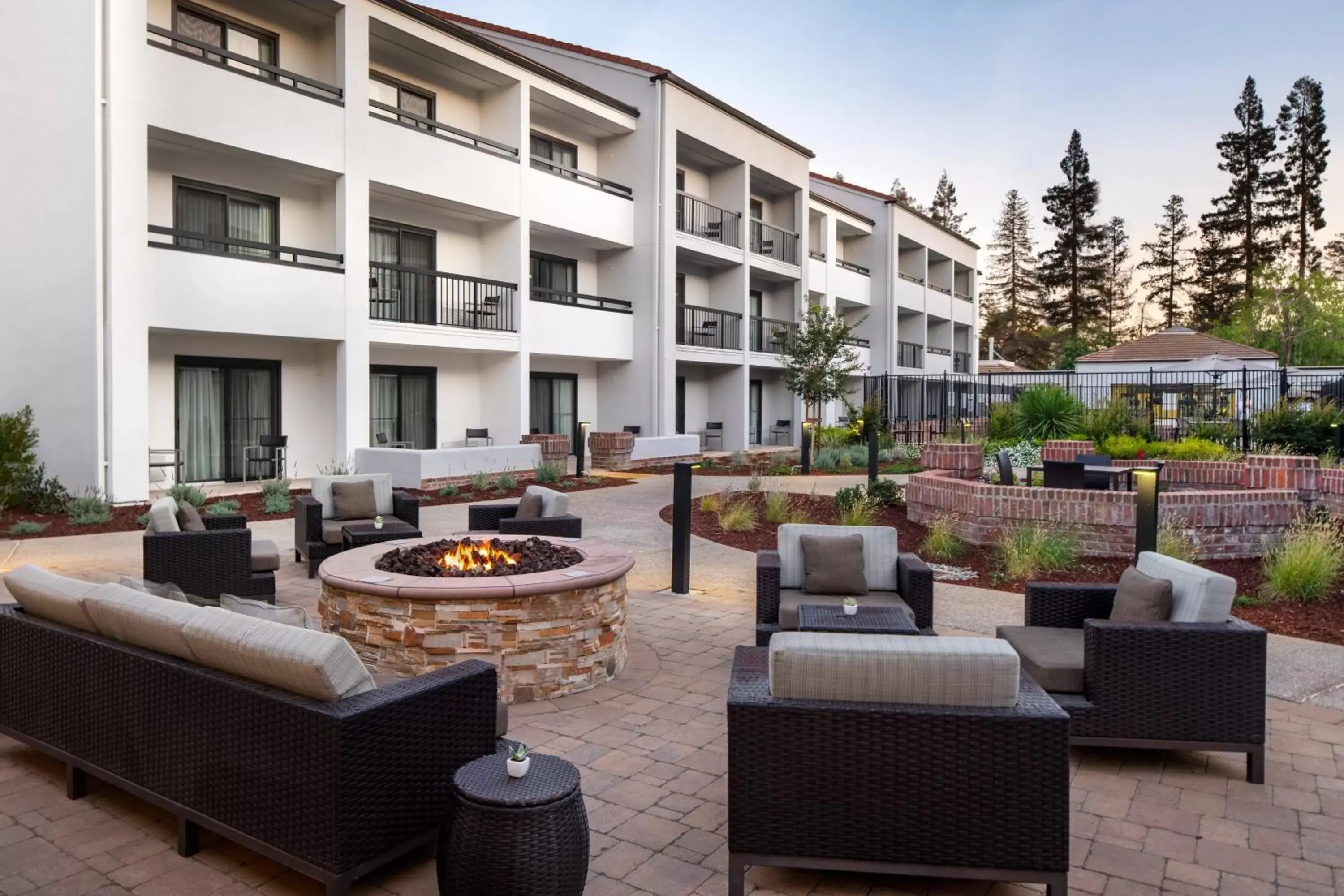 Property building in Courtyard San Jose Cupertino