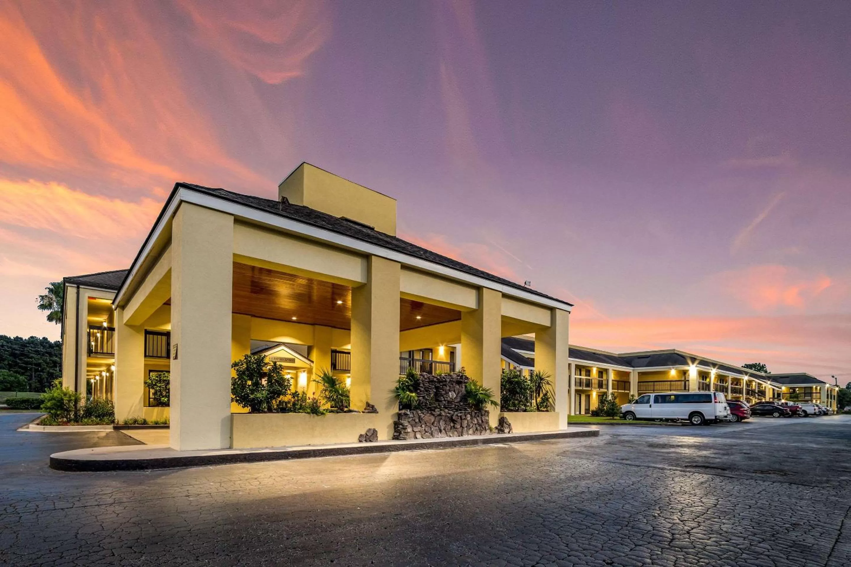 Property building in Quality Inn Coliseum