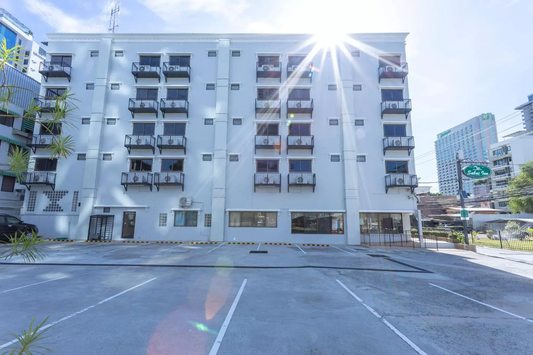 Property building in Sabai Inn Property building in Sabai Inn