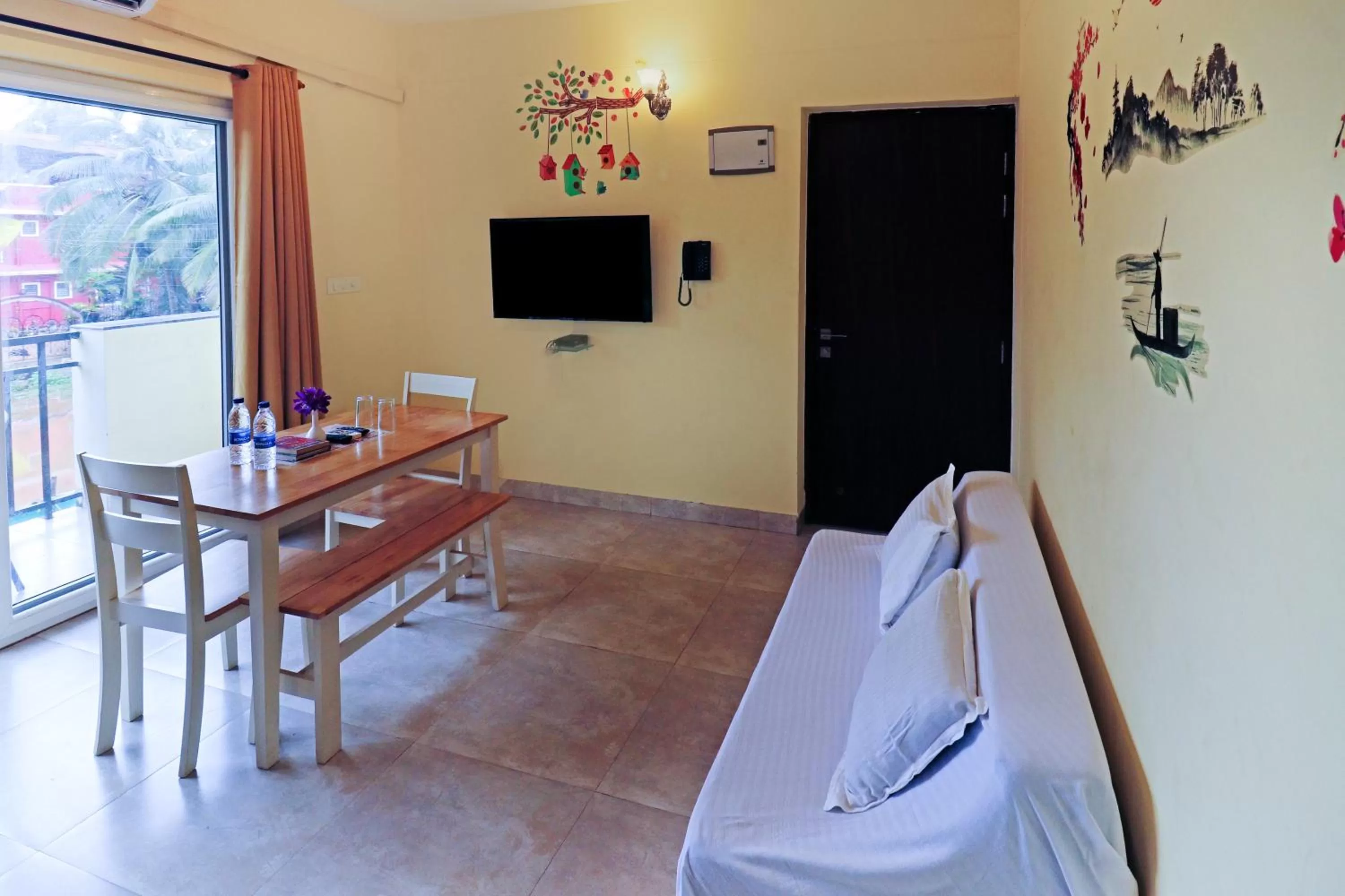 Living room in Mariners Bay Suites