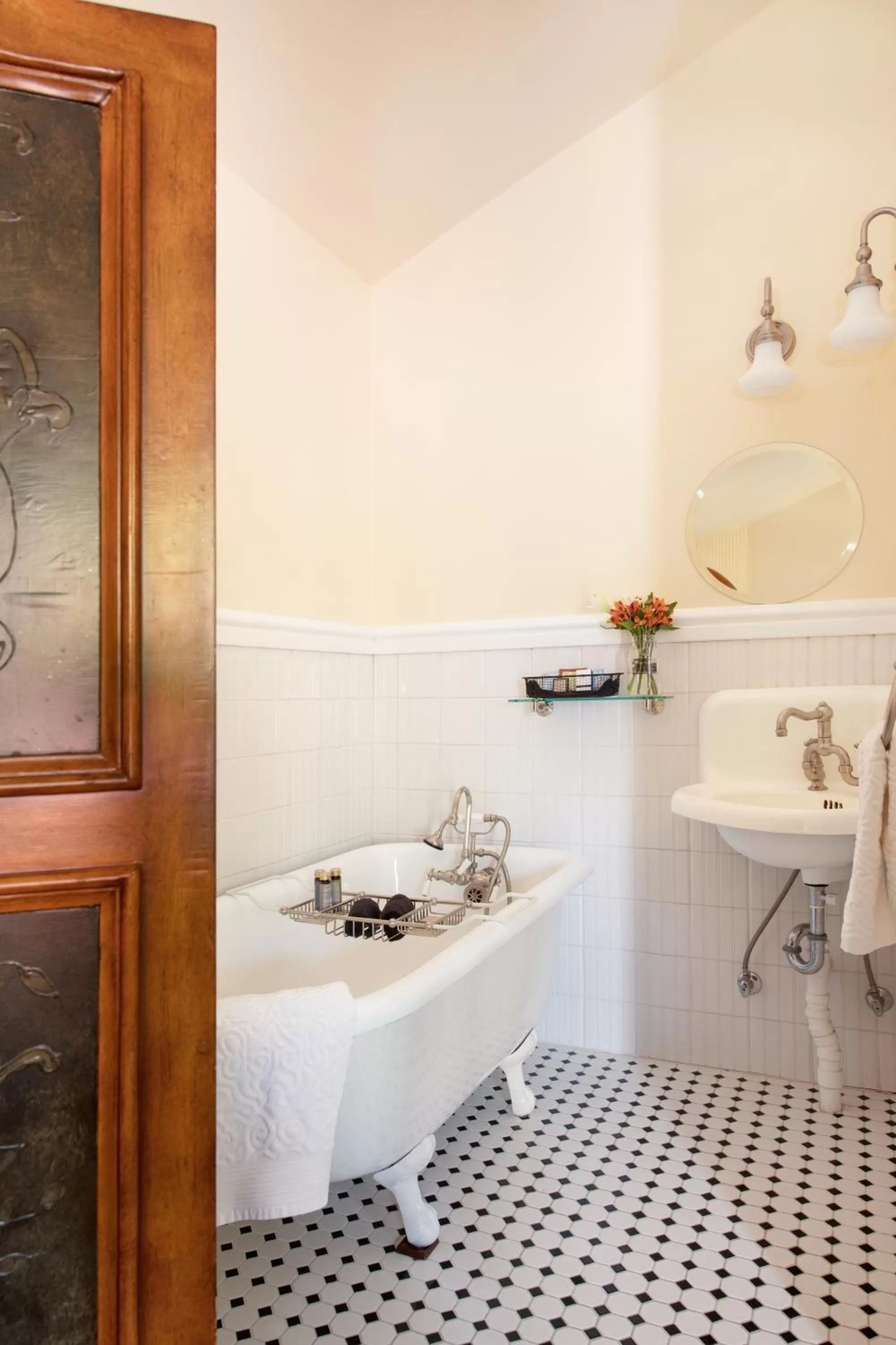 Toilet in Chamberlin Inn