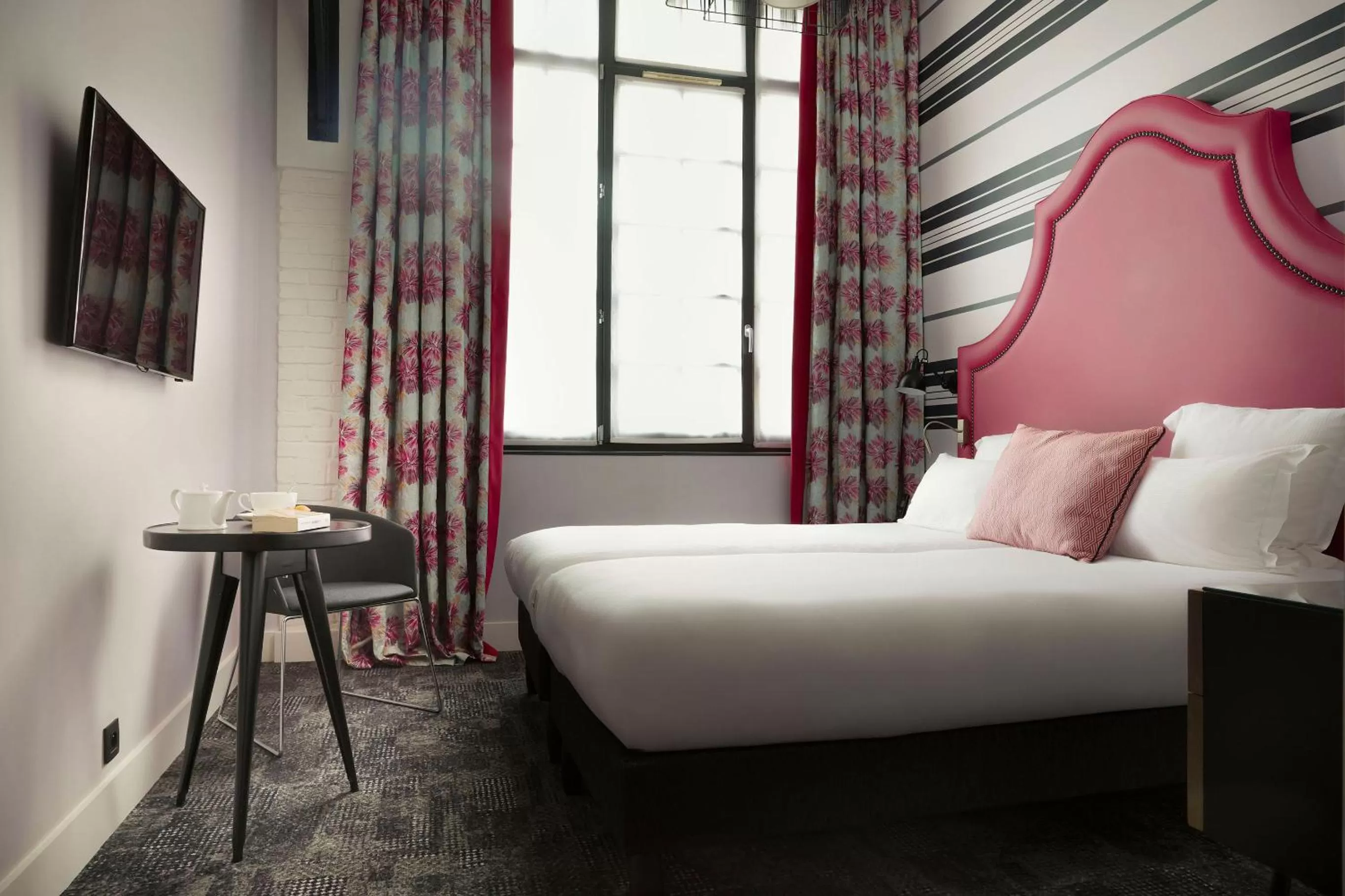 Bed in Hôtel Fabric