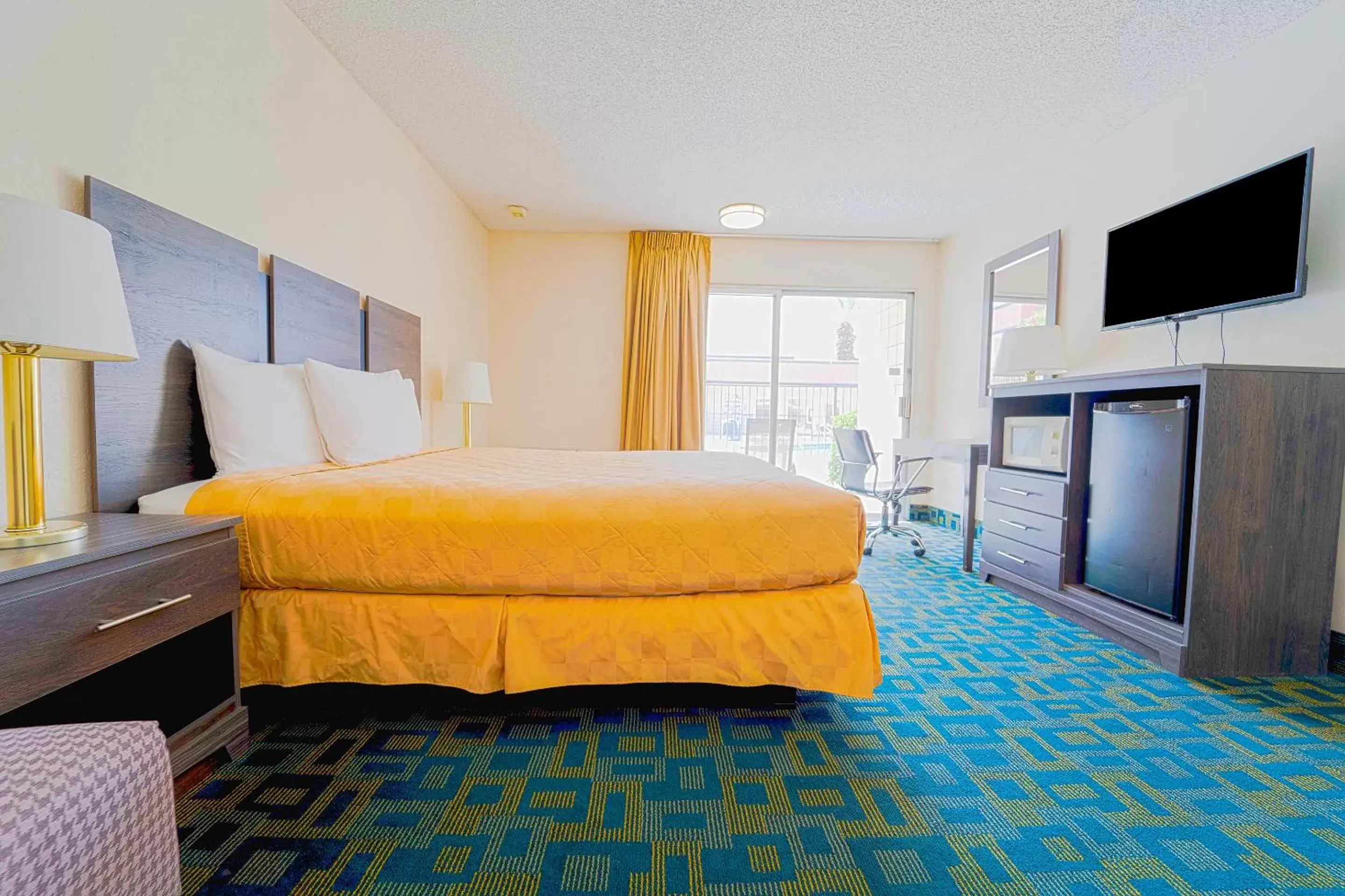 Bedroom, Bed in Royal Plaza Inn Bedroom, Bed in Royal Plaza Inn