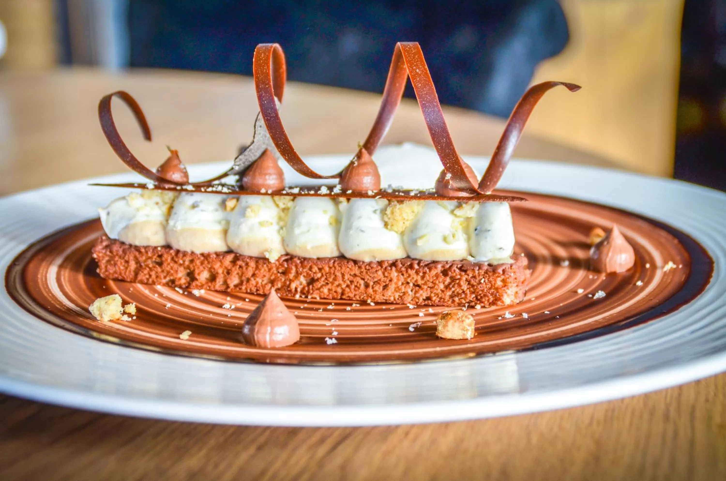 Food and drinks in Hôtel Koh-I Nor by Les Etincelles