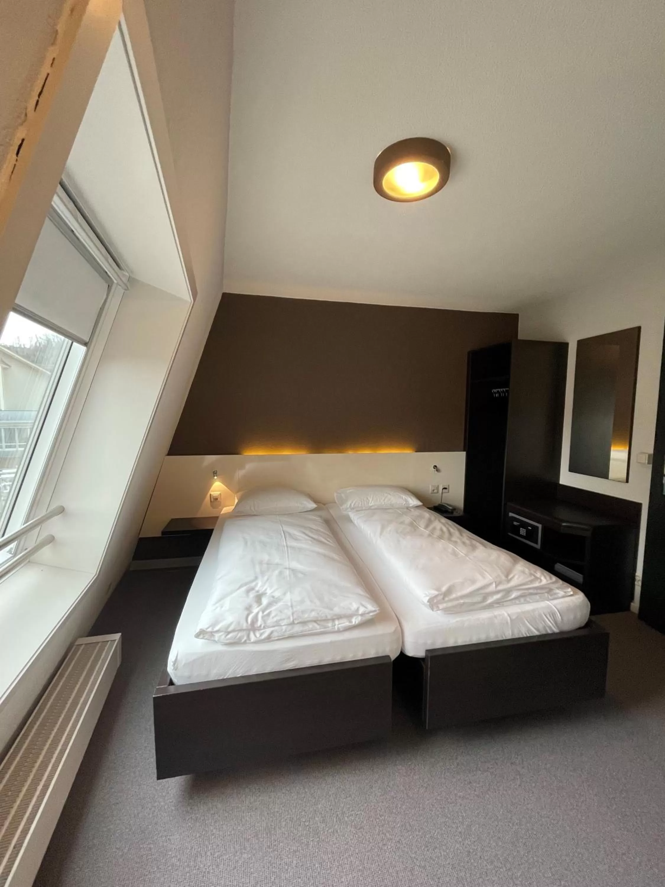 Bed in The Guesthouse by The Hey Hotel