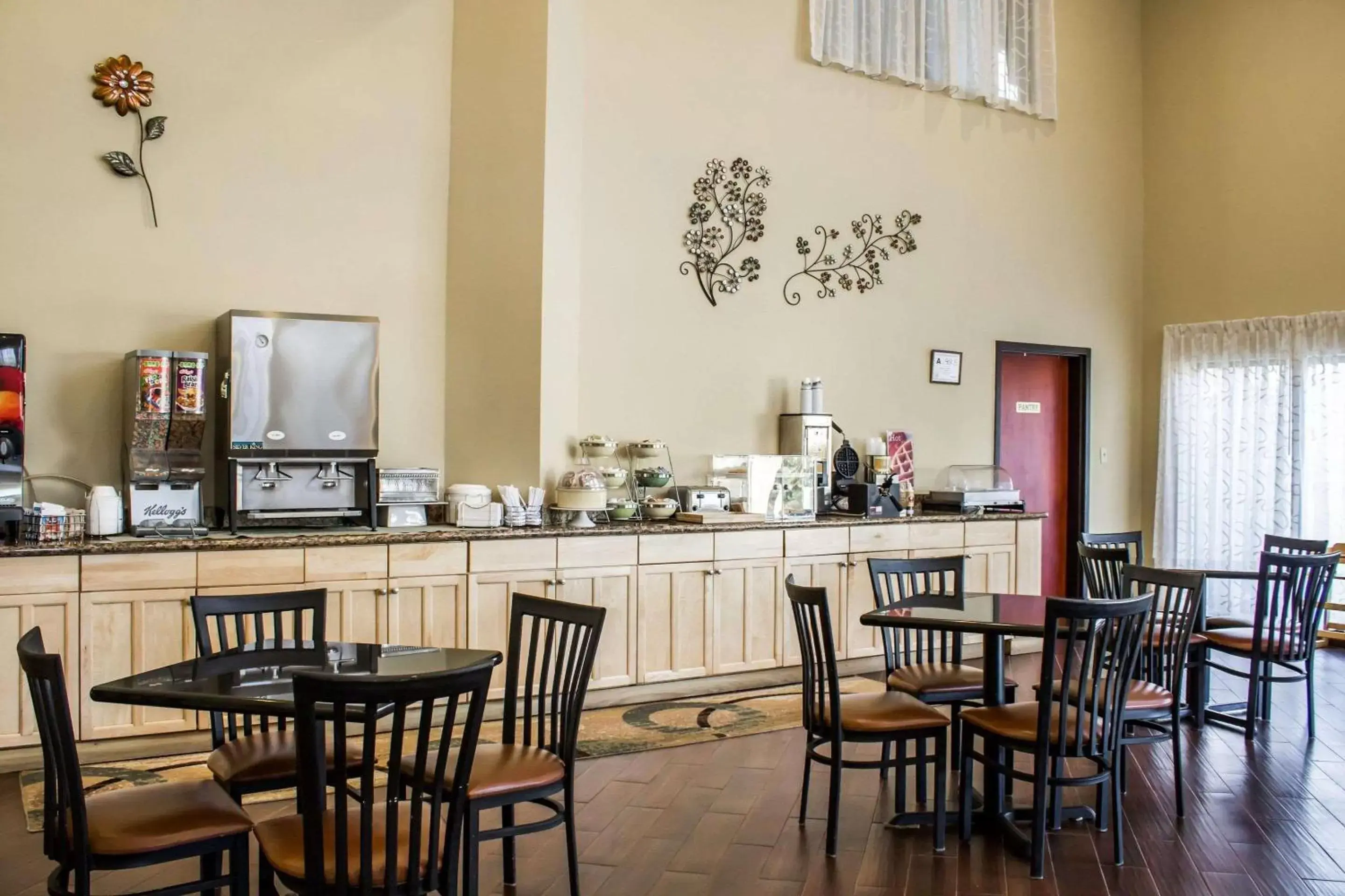 Restaurant/places to eat in Quality Inn & Suites Restaurant/places to eat in Quality Inn & Suites