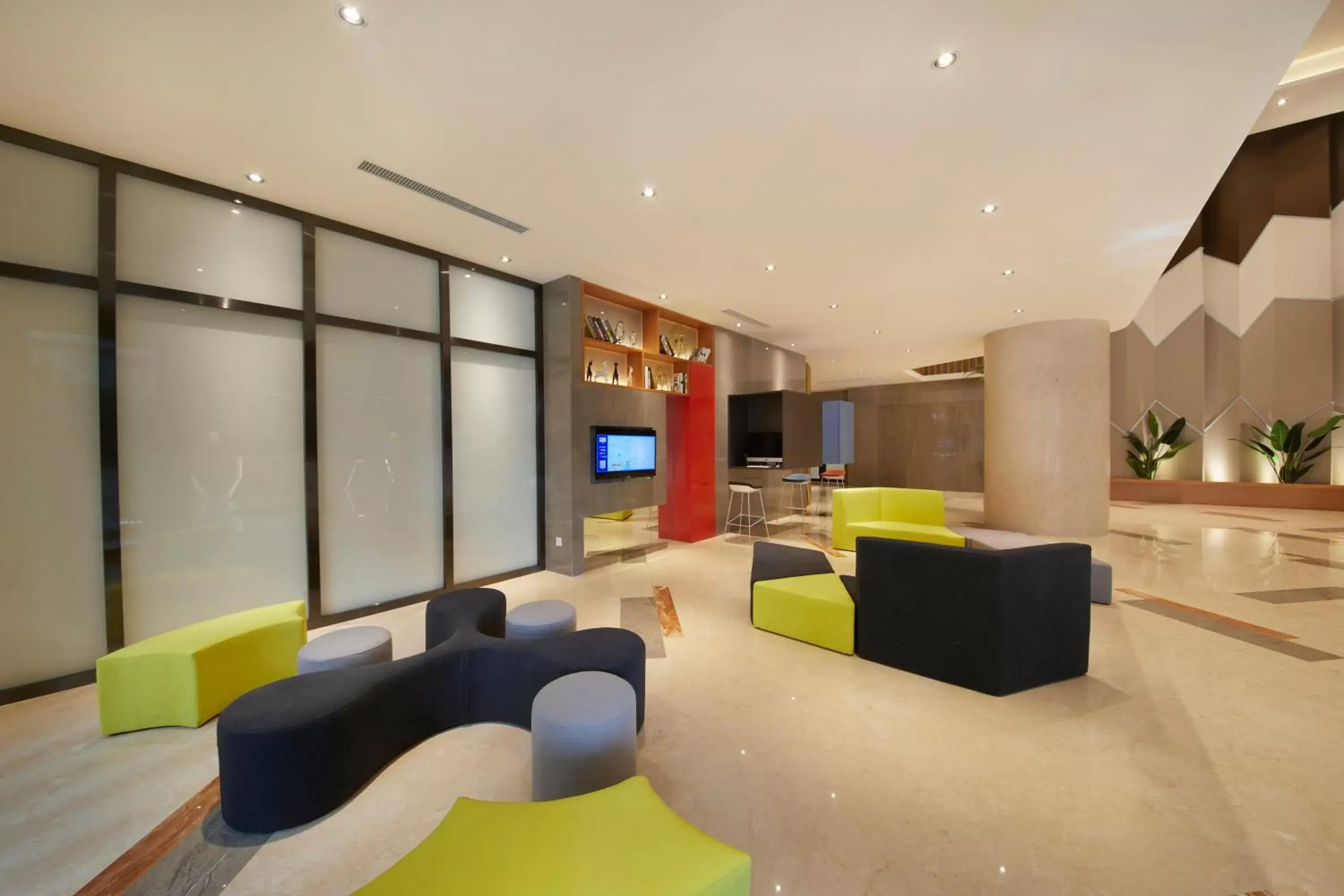 Property building, Lobby/Reception in Holiday Inn Express Zhengzhou Zhengdong, an IHG Hotel