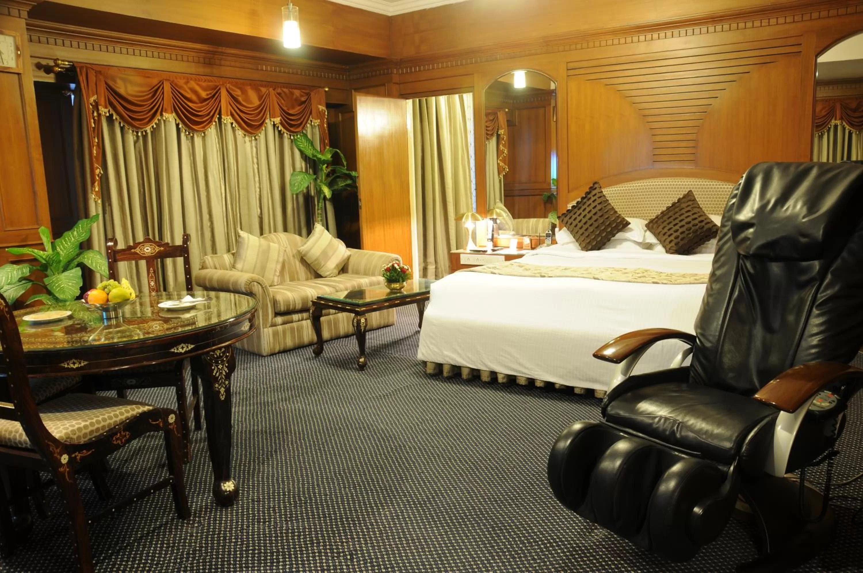 Bedroom, Bed in Sandesh The Prince