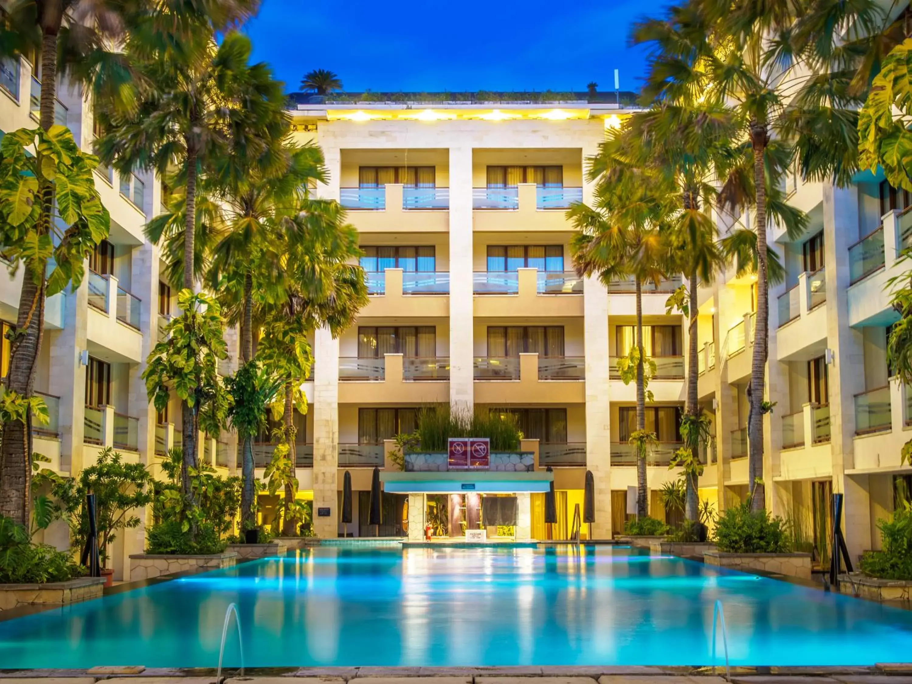 Swimming Pool in ASTON Kuta Hotel and Residence