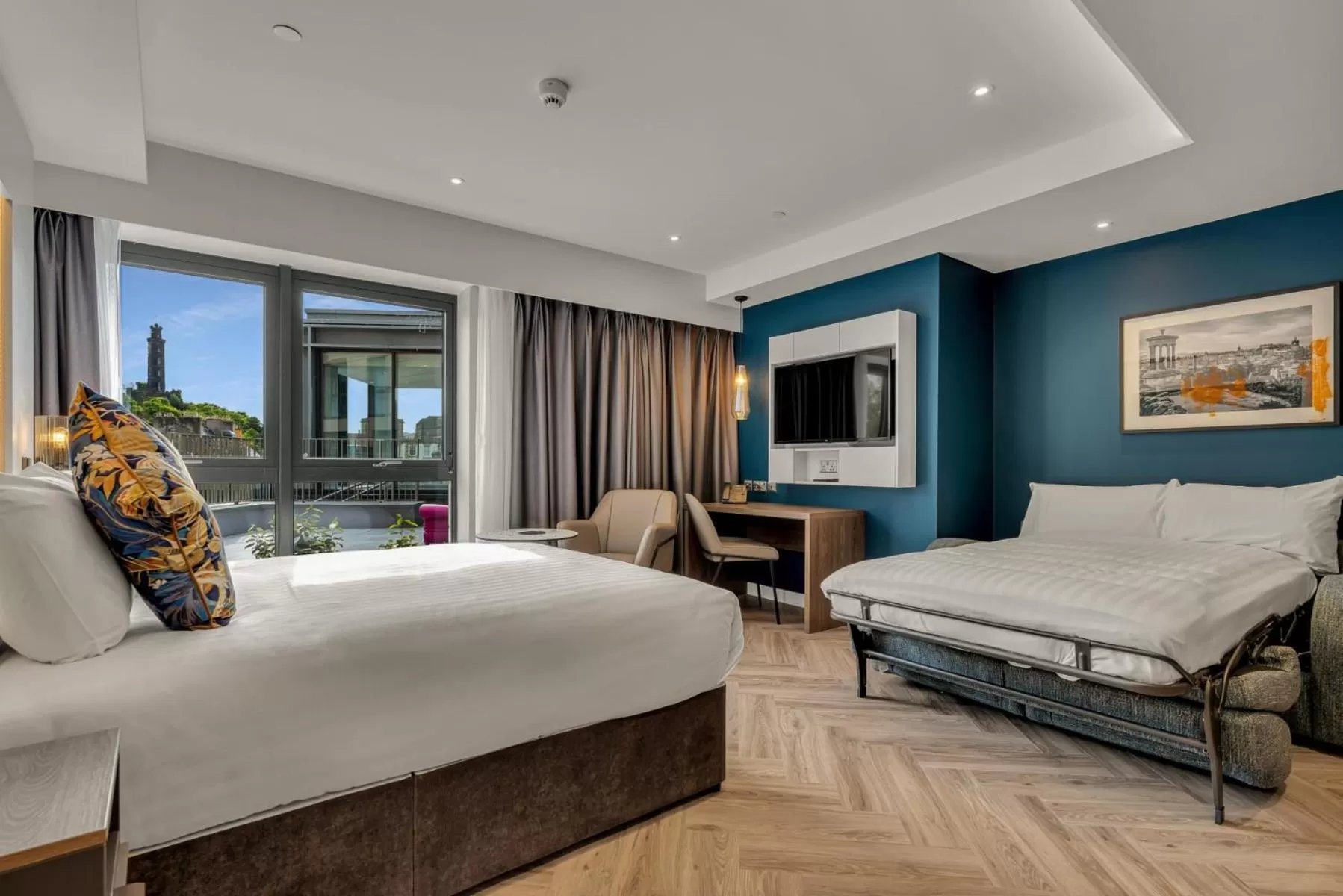 Bedroom, Bed in Roomzzz Edinburgh