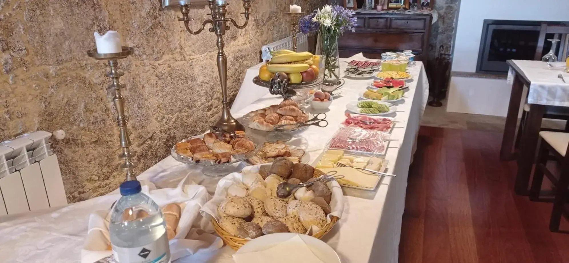 Breakfast, Food in Hotel Rural Alves - Casa Alves Torneiros