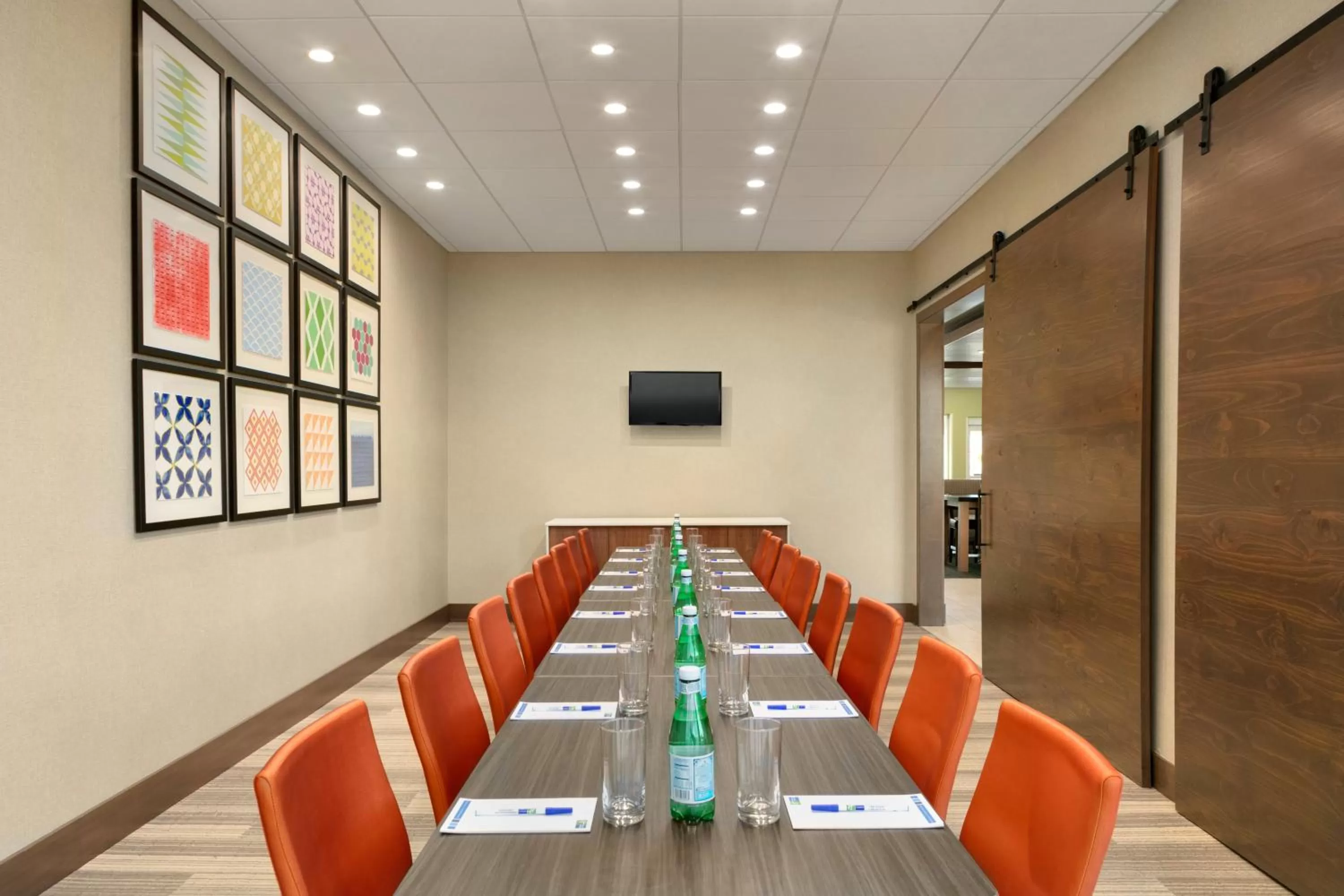 Meeting/conference room in Holiday Inn Express & Suites Salisbury by IHG