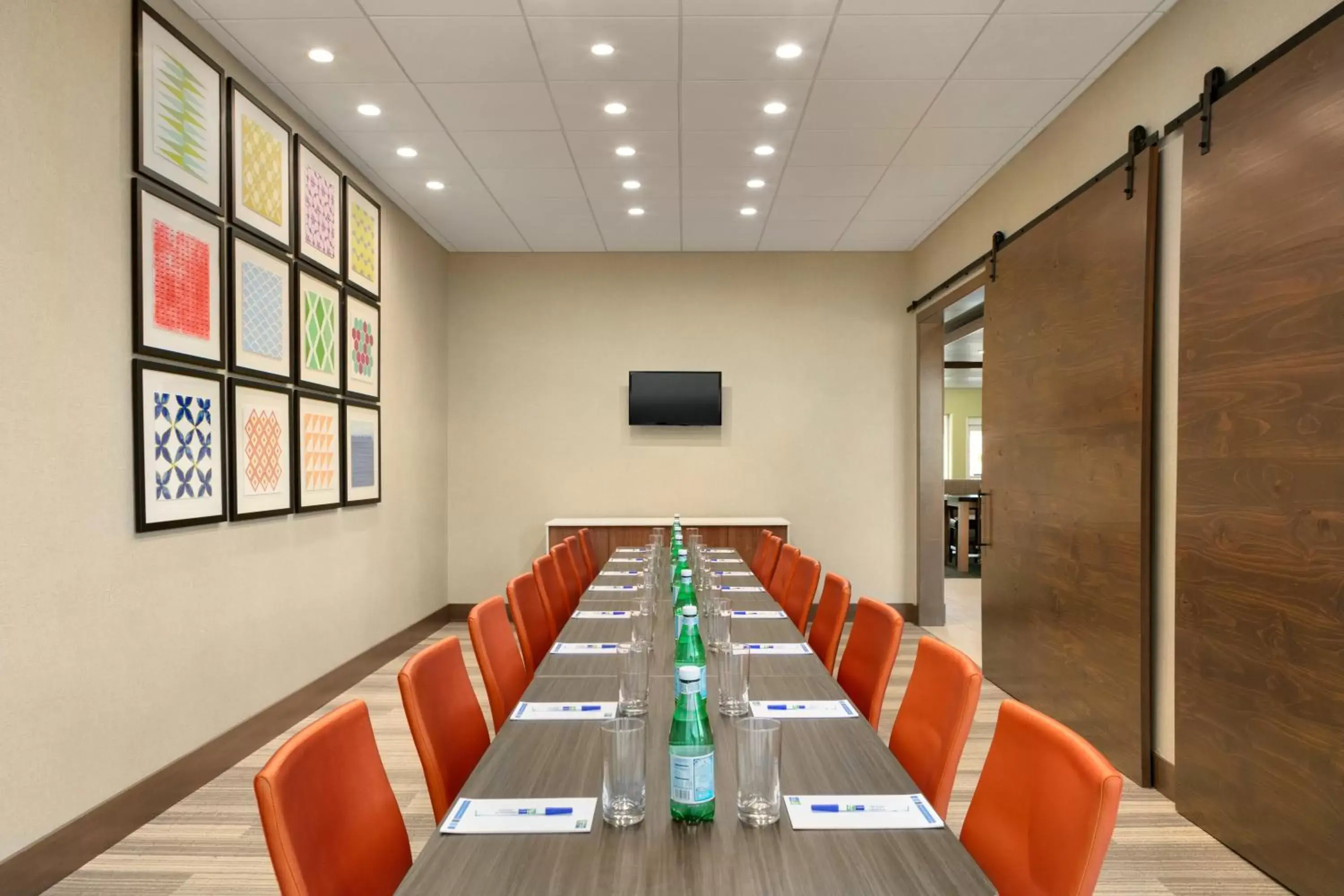 Meeting/conference room in Holiday Inn Express & Suites Salisbury, an IHG Hotel