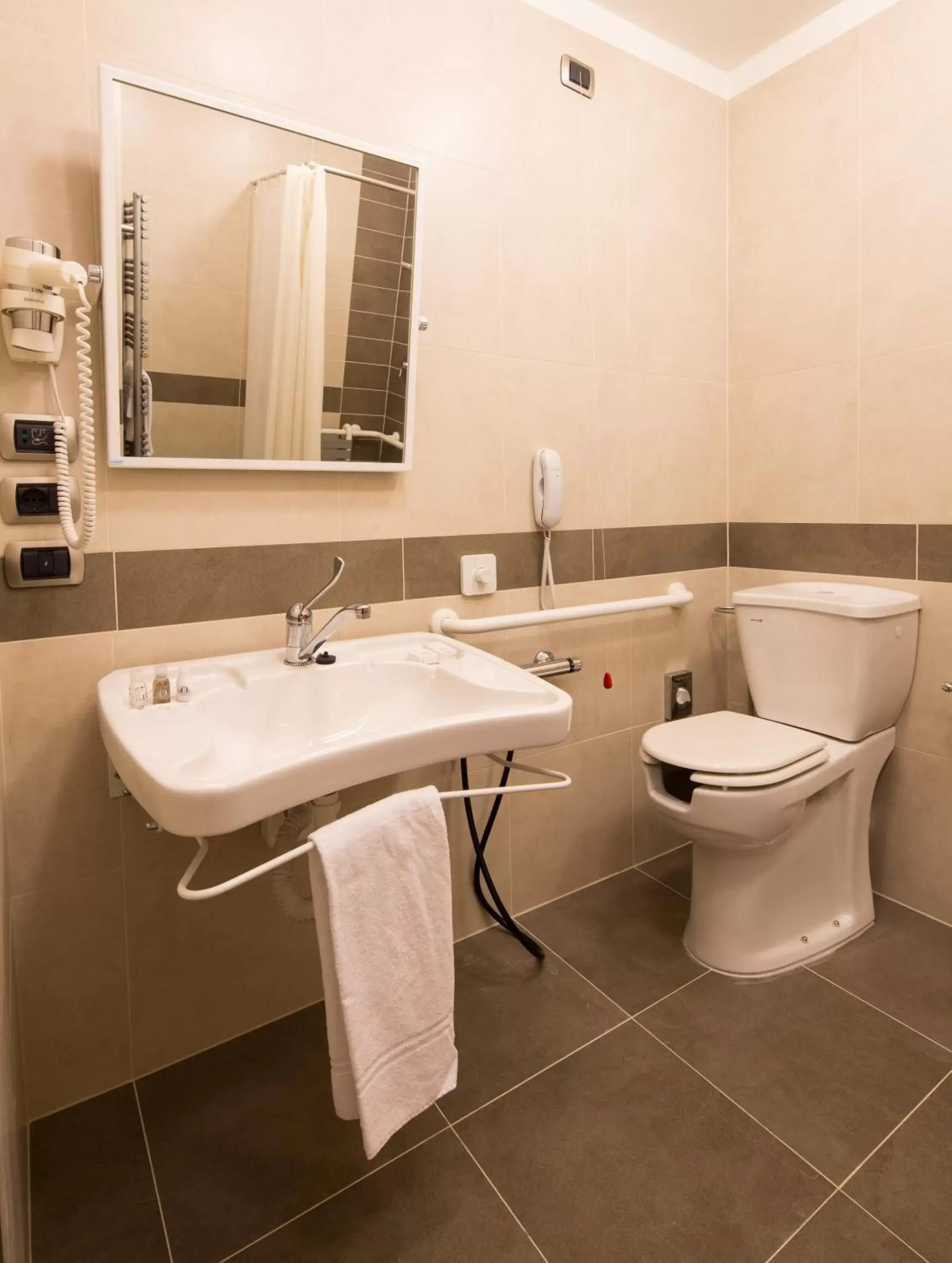 Shower, Bathroom in Best Western Premier BHR Treviso Hotel
