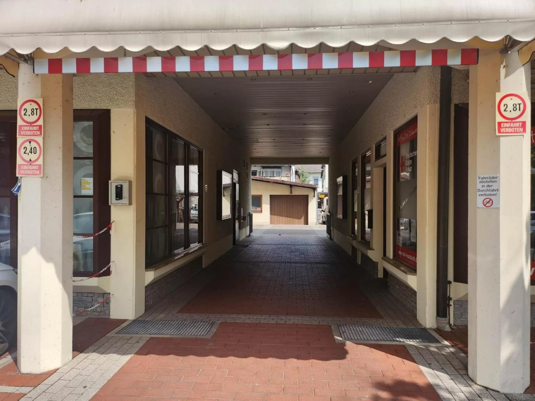 Facade/entrance in Hotel Restaurant Paelzer-Buwe