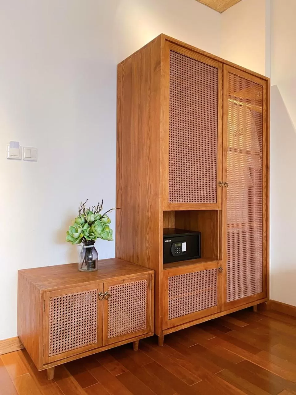 Communal lounge/ TV room in 22Land Hotel & Residence