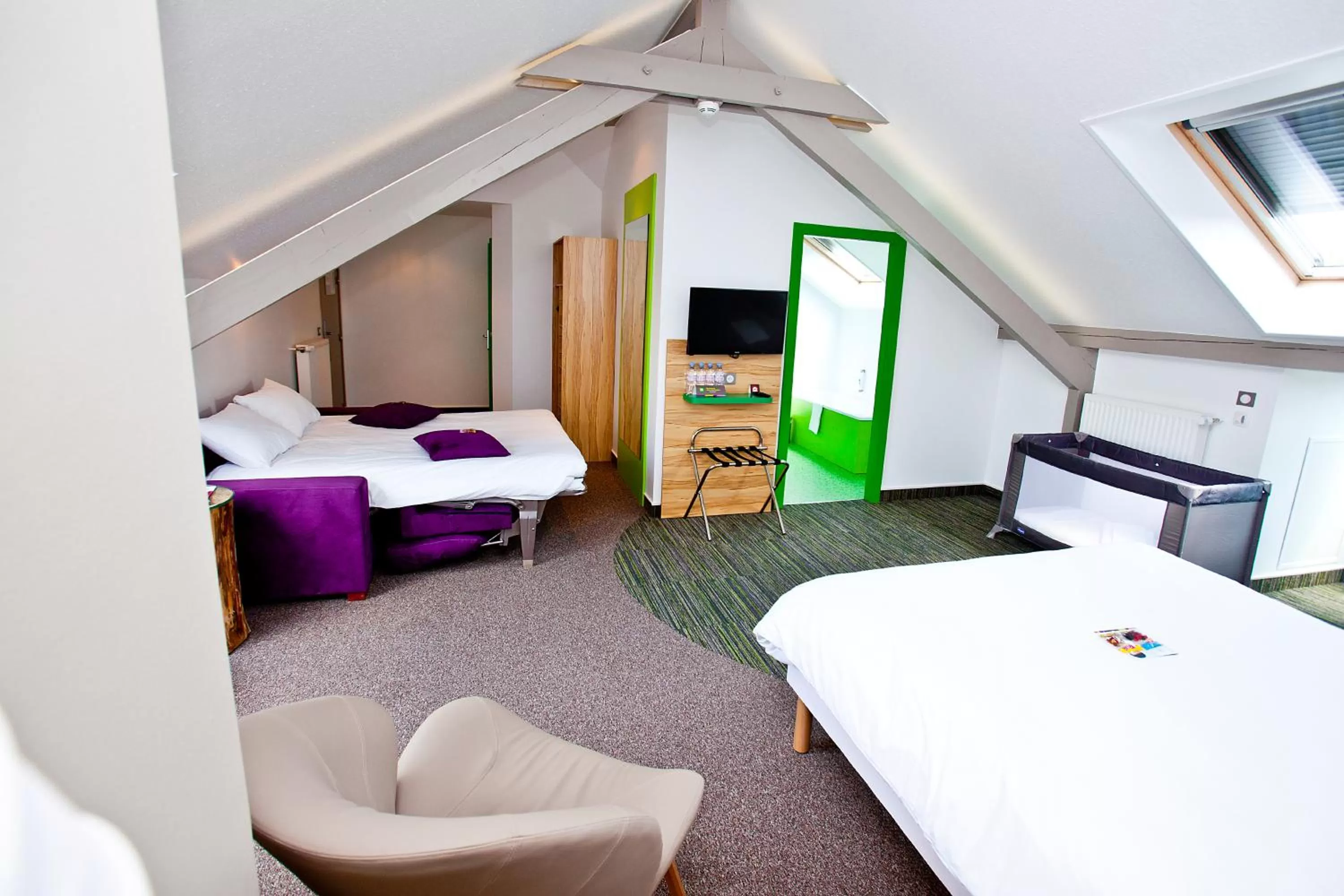 Living room, Bed in ibis Styles Sarrebourg