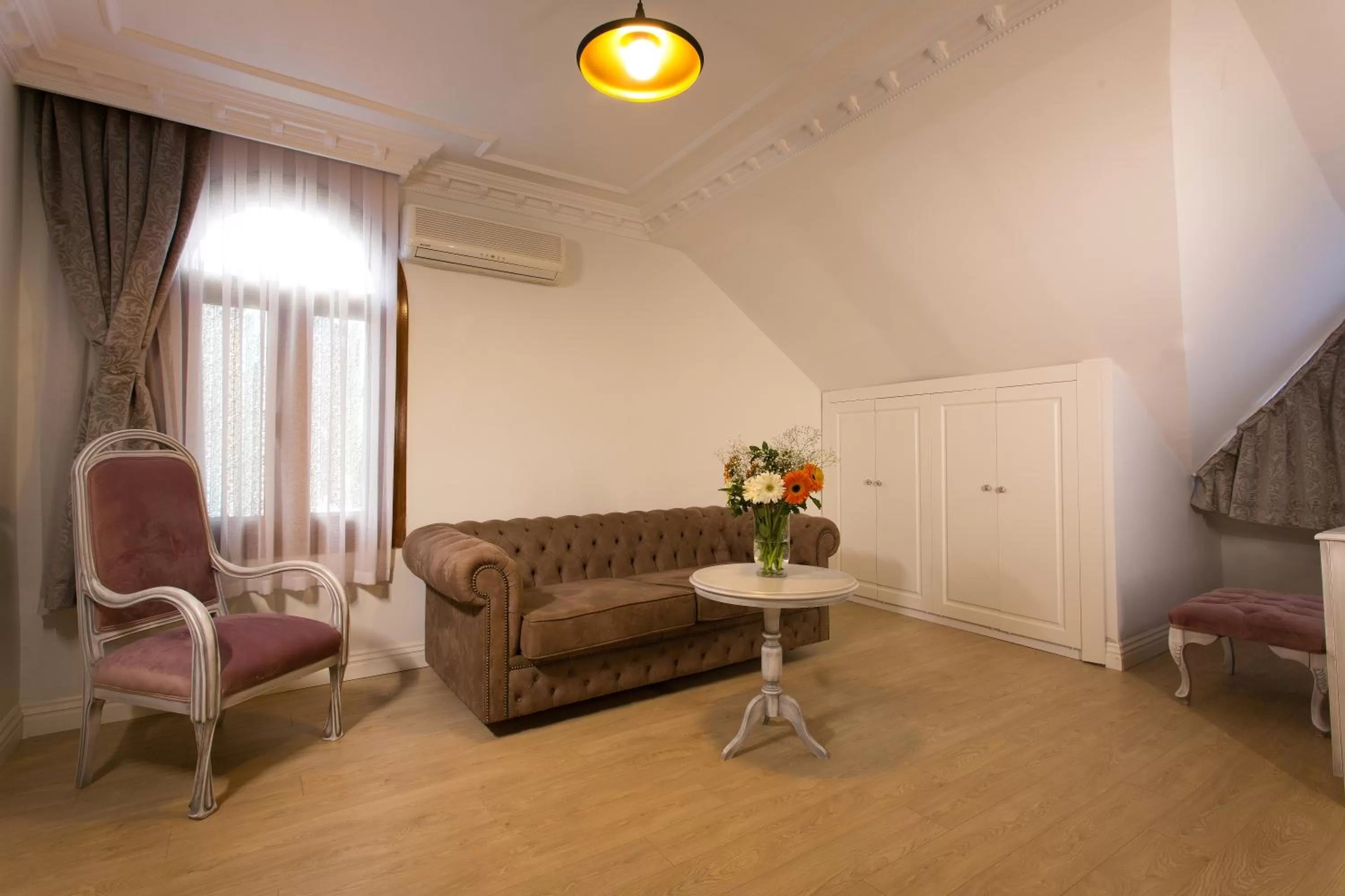 Living room in Villa Blanche Hotel SPA & Garden Pool