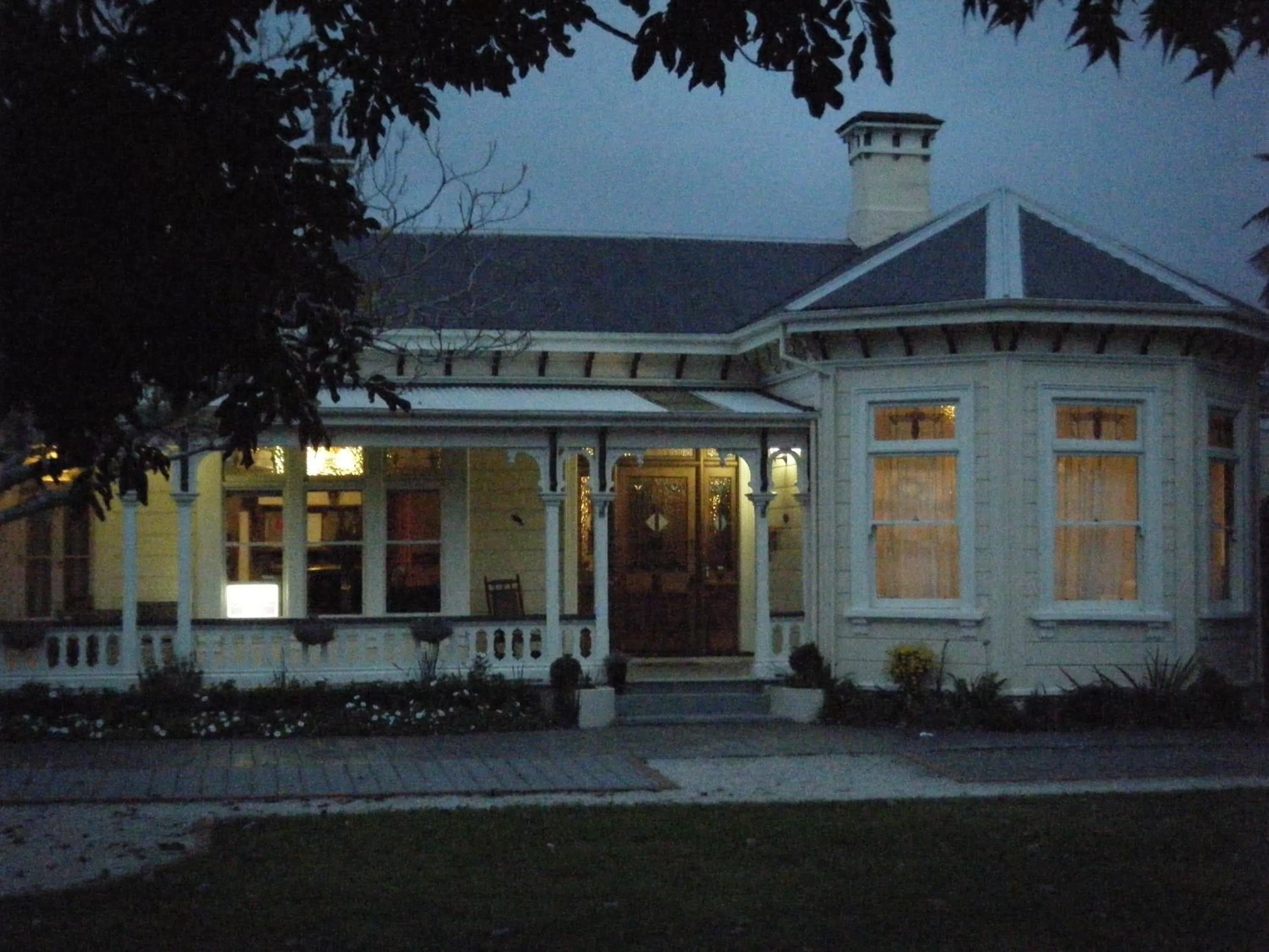 Property Building in Collingwood Manor