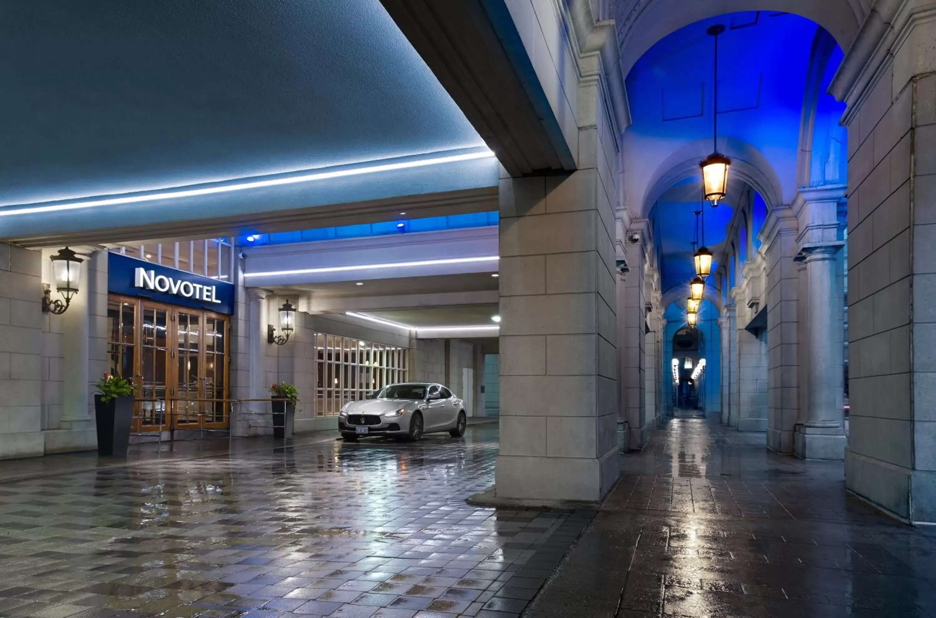 Facade/entrance in The Novotel Toronto Centre