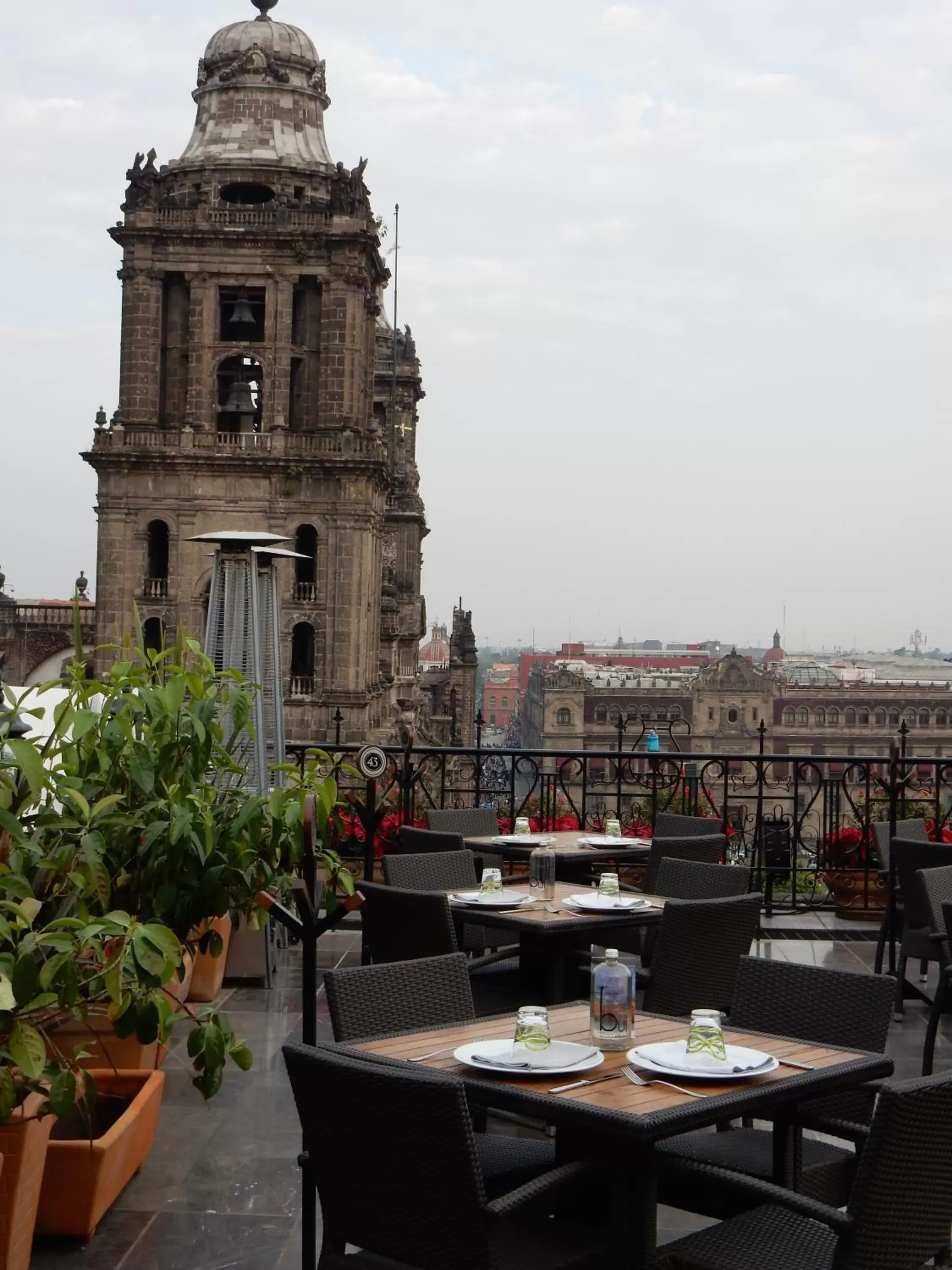 Restaurant/Places to Eat in Zocalo Central
