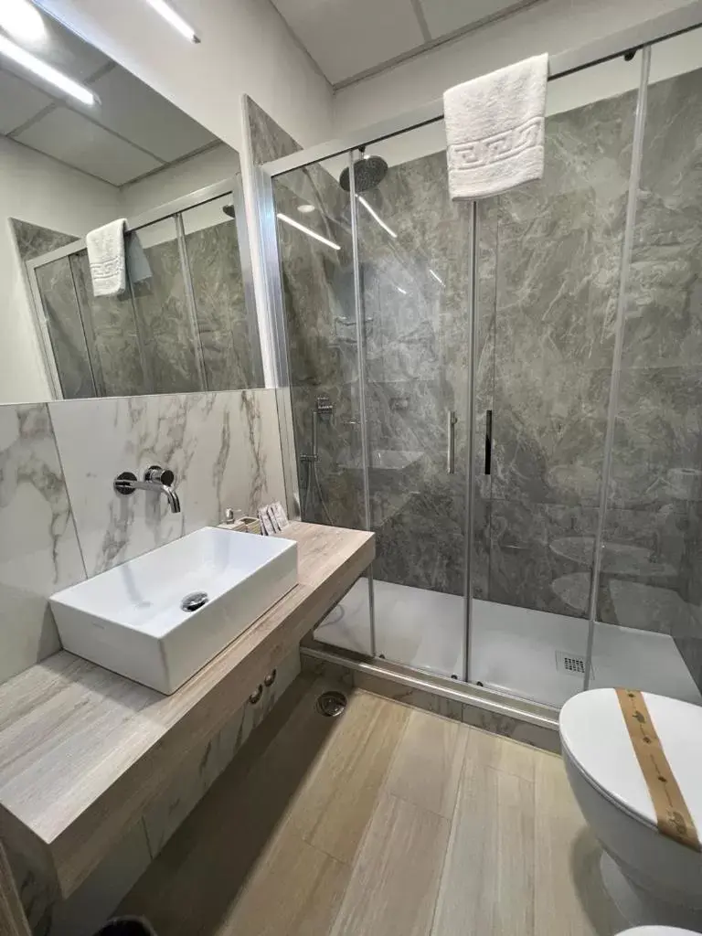 Bathroom in Hotel Le Petit