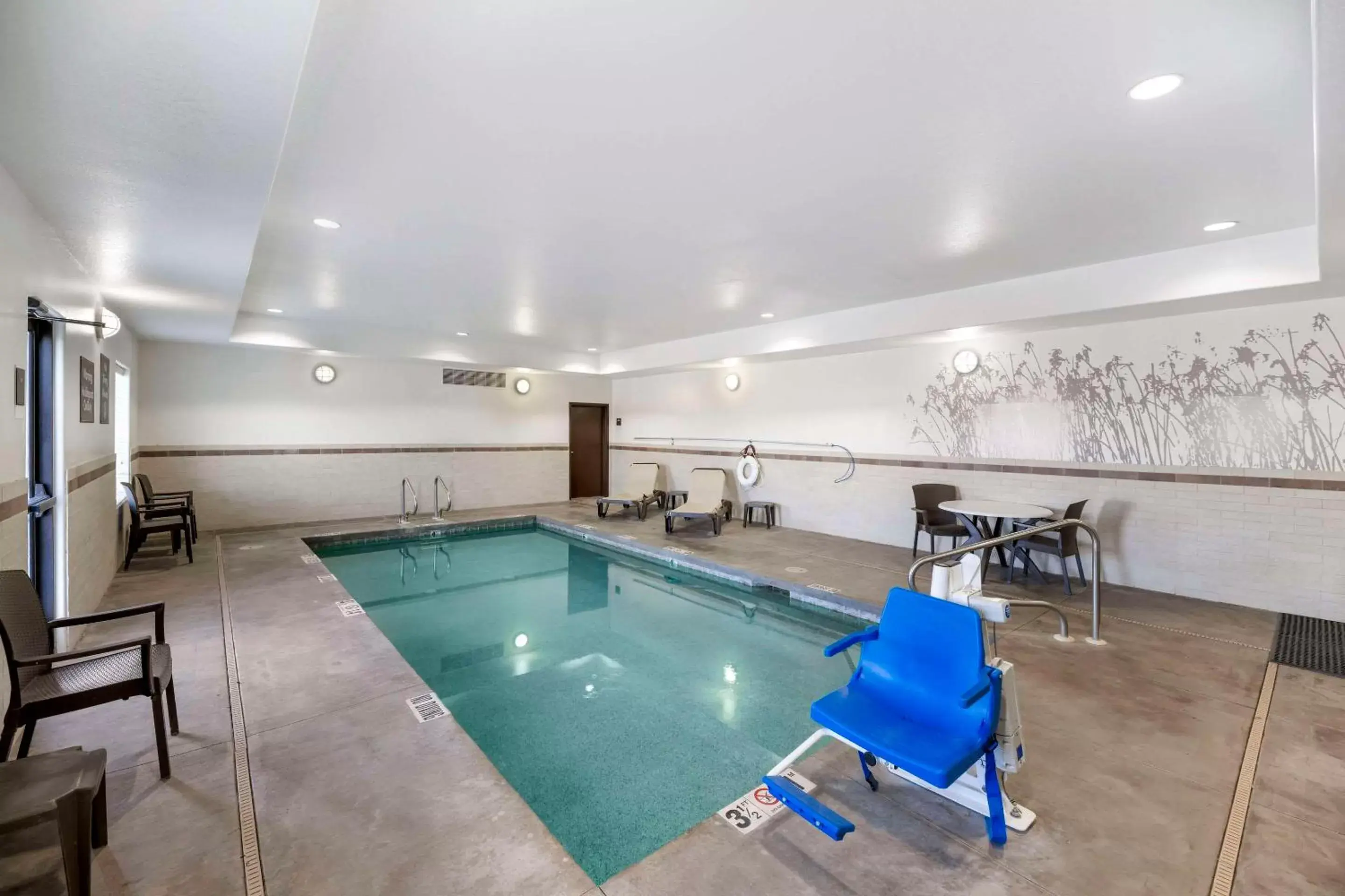Swimming Pool in Sleep Inn & Suites Carlsbad Caverns Area