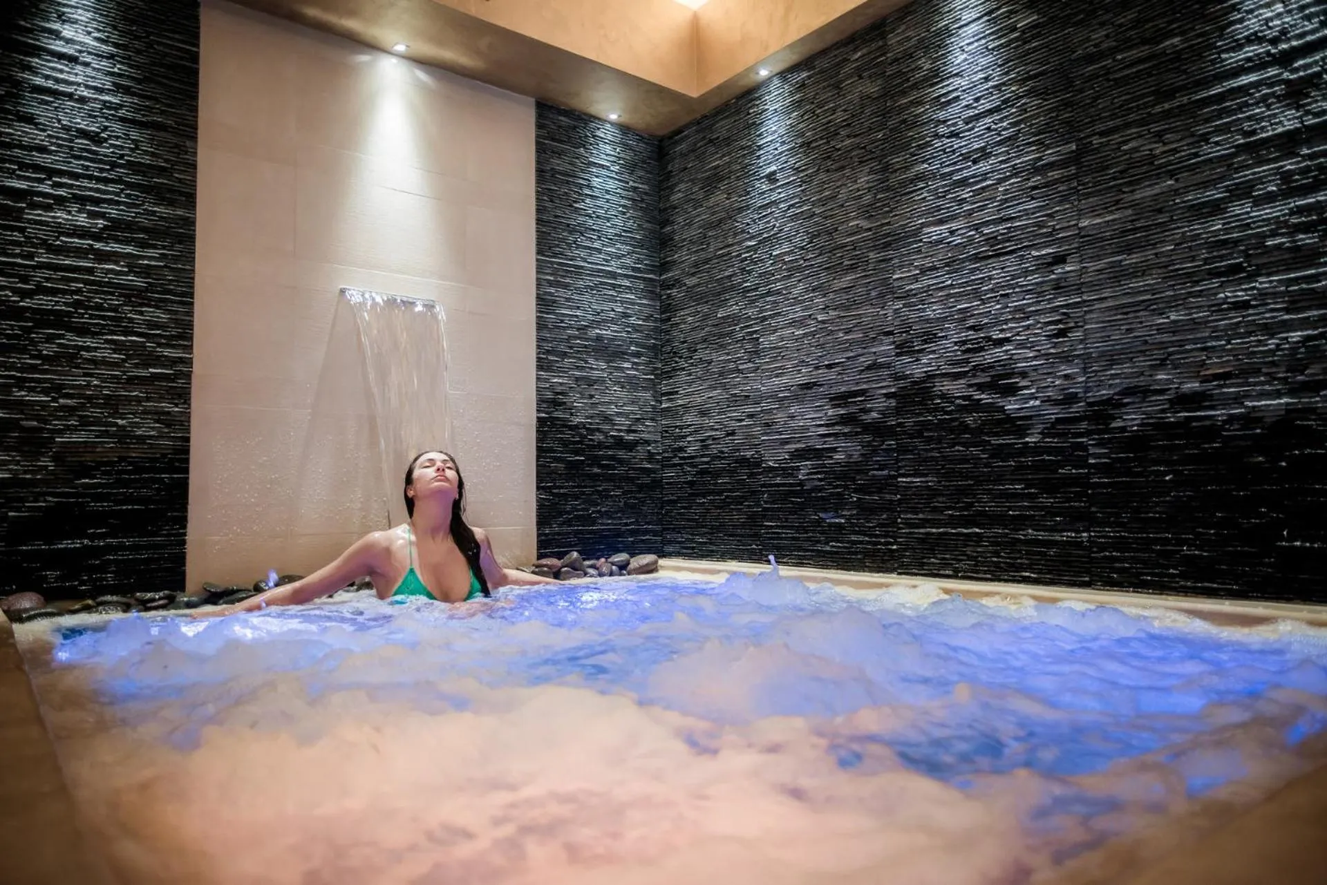 Hot Tub in Janus Hotel