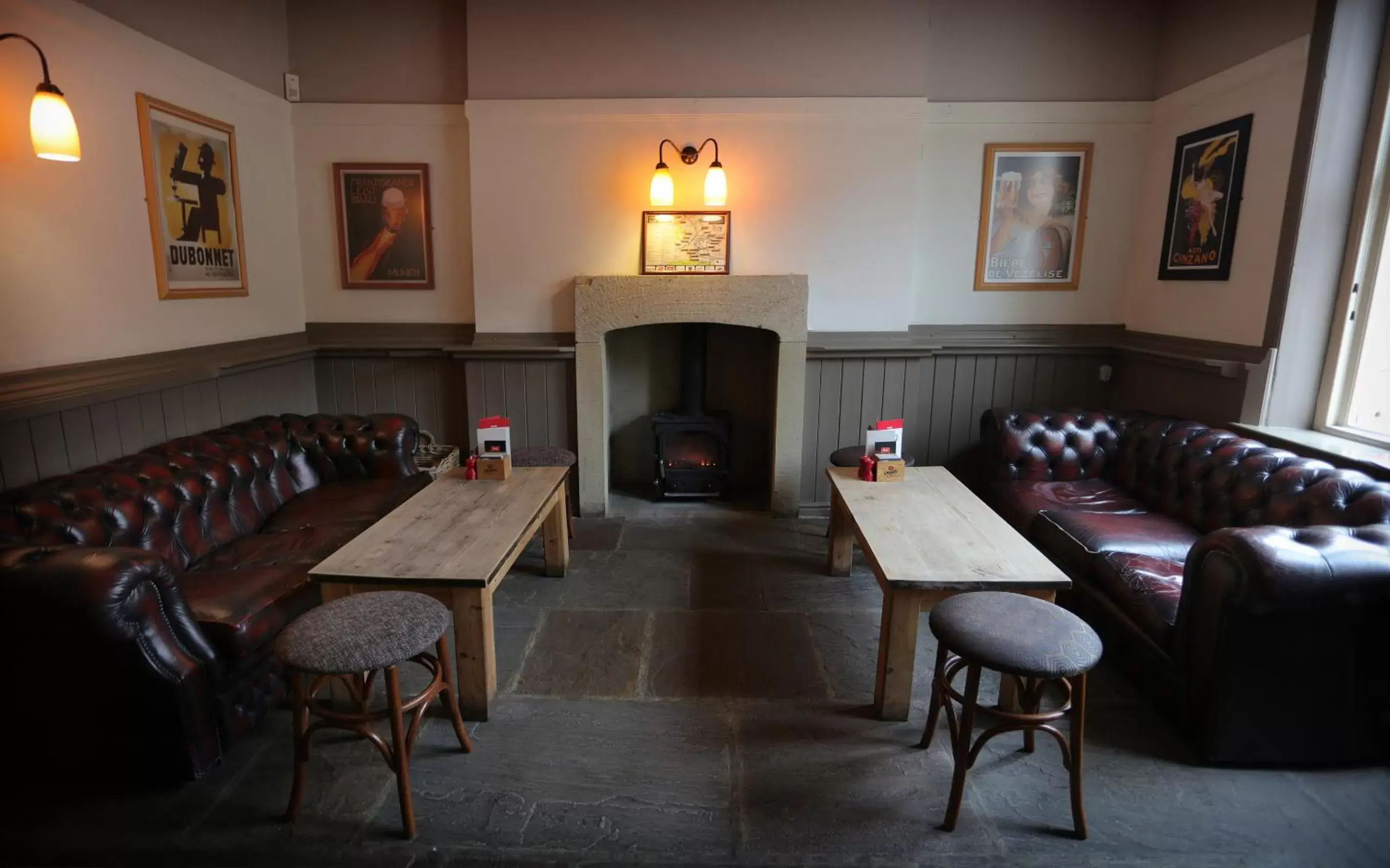 Meals, Seating Area in The Horse & Farrier