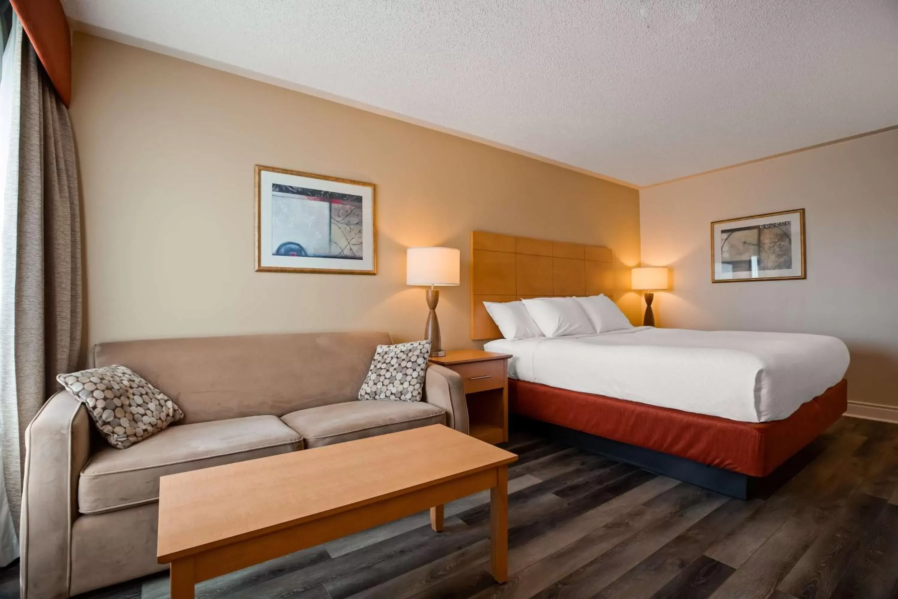 Photo of the whole room in Best Western Smiths Falls Hotel