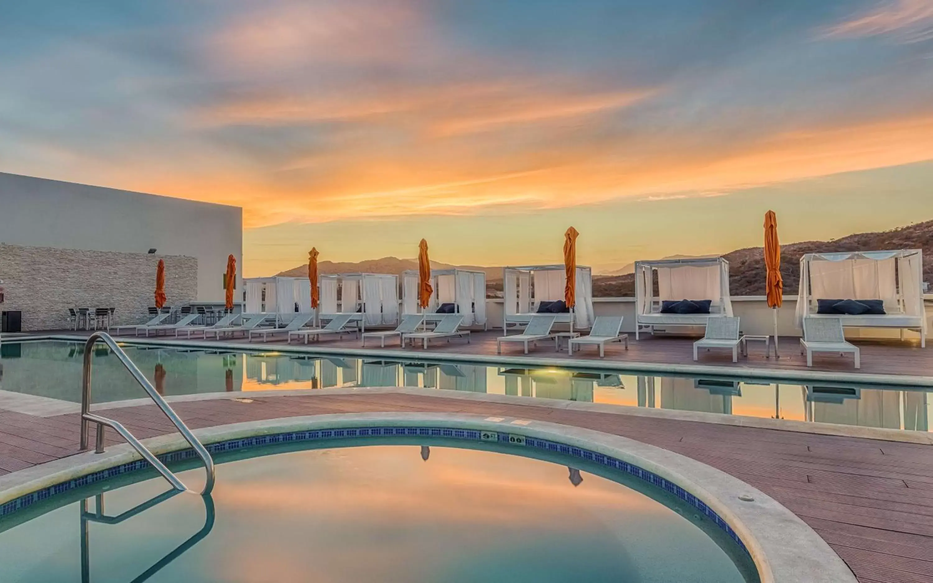 Property building, Swimming Pool in Hampton Inn & Suites by Hilton Los Cabos