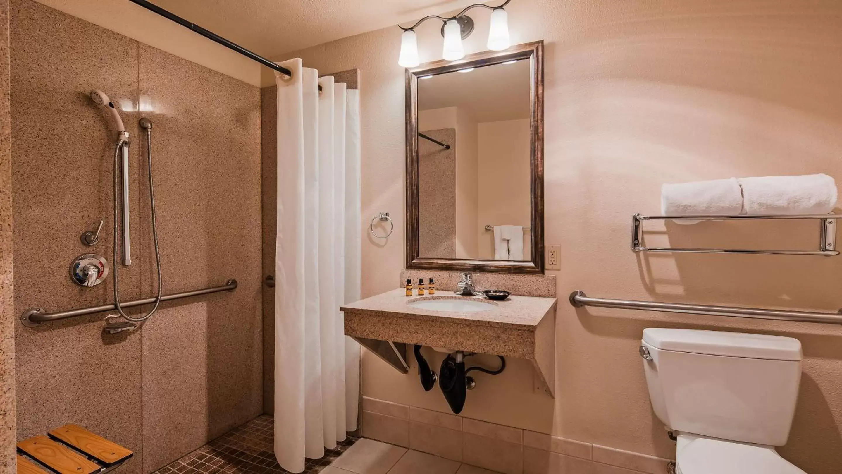 Bathroom in Best Western Plus Rivershore Hotel
