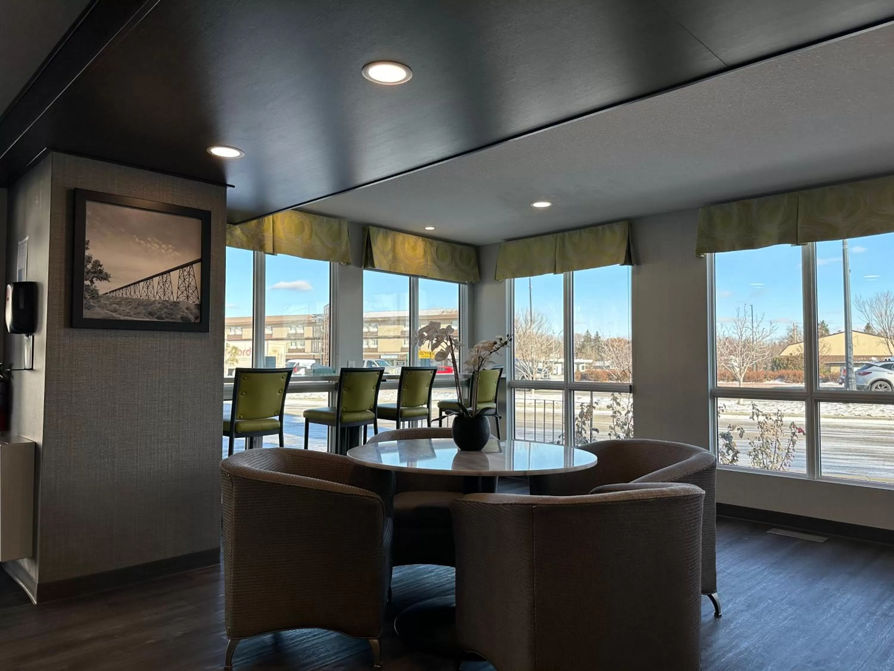 Super 8 by Wyndham Lethbridge