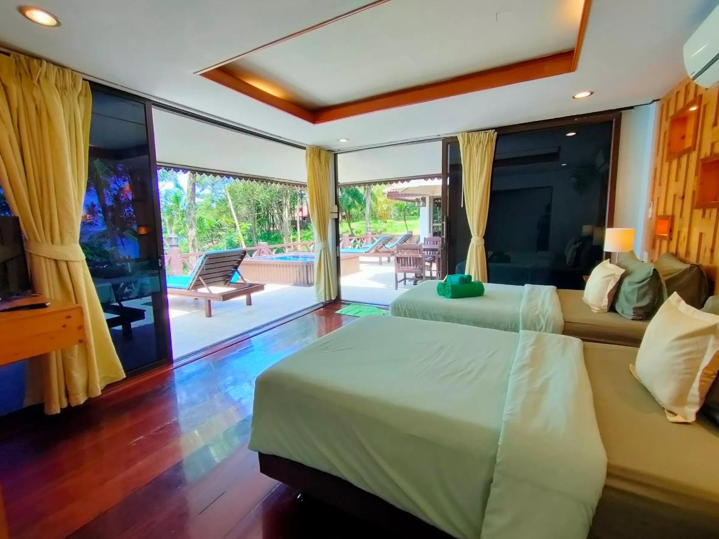 Photo of the whole room, Bed in Koh Kood Beach Resort