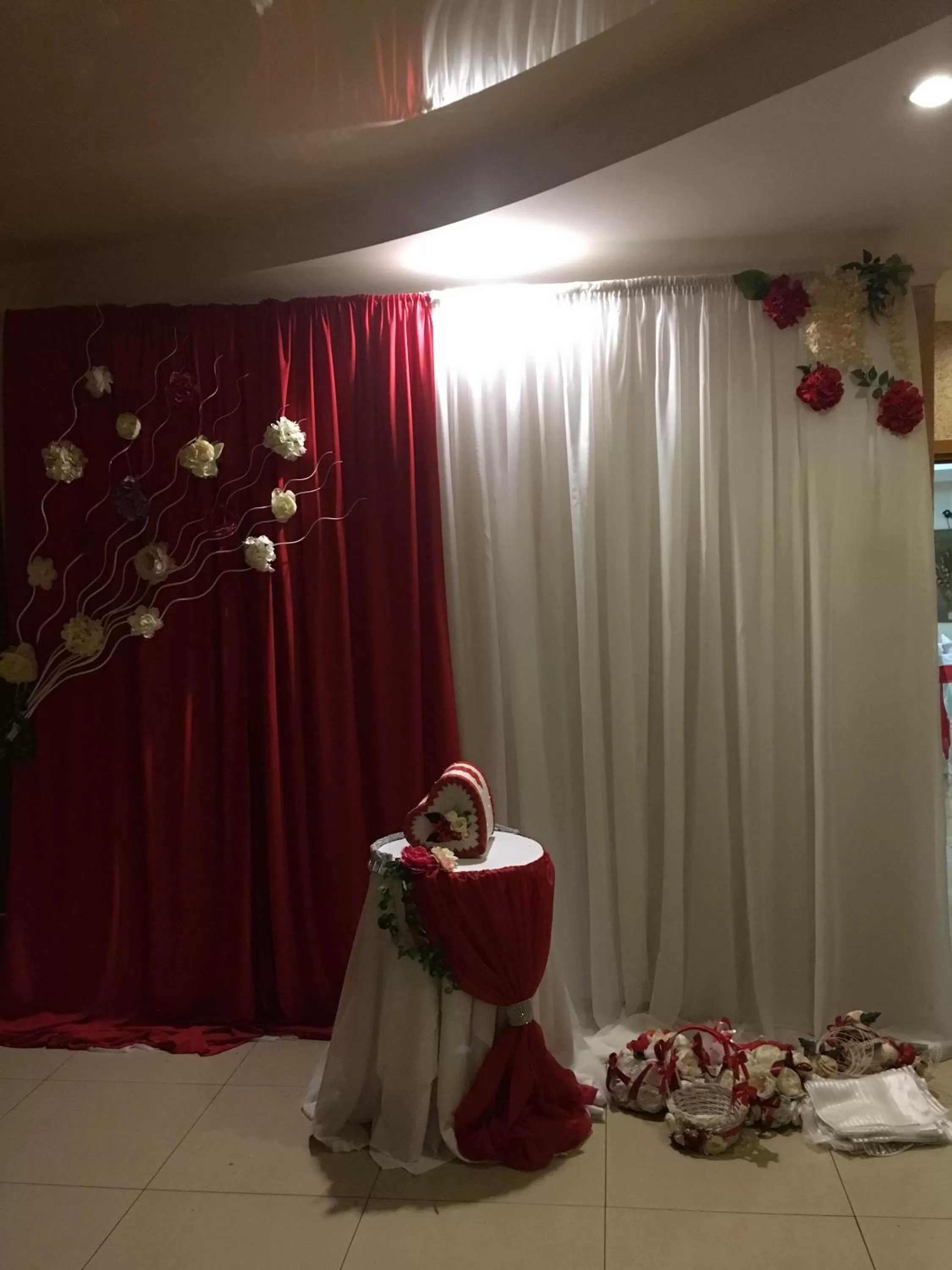 Restaurant/places to eat in Terem