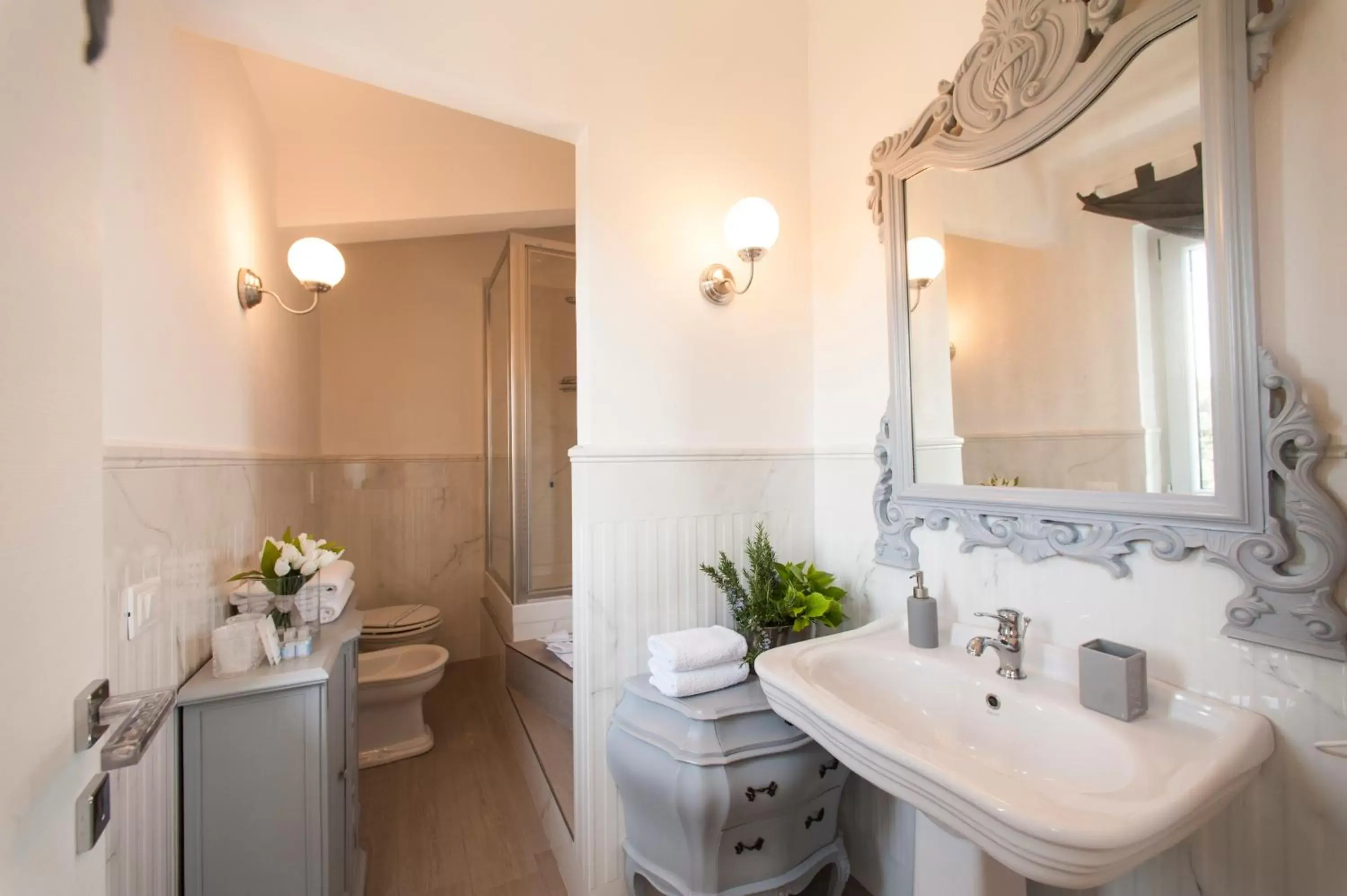 Bathroom in Country Lodge B&B