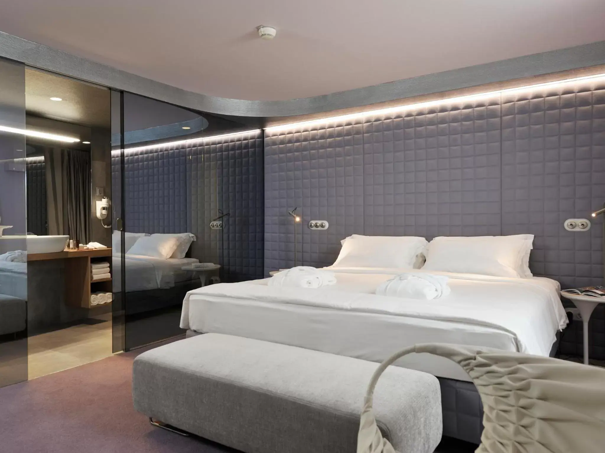 Bed in Vander Urbani Resort - a Member of Design Hotels