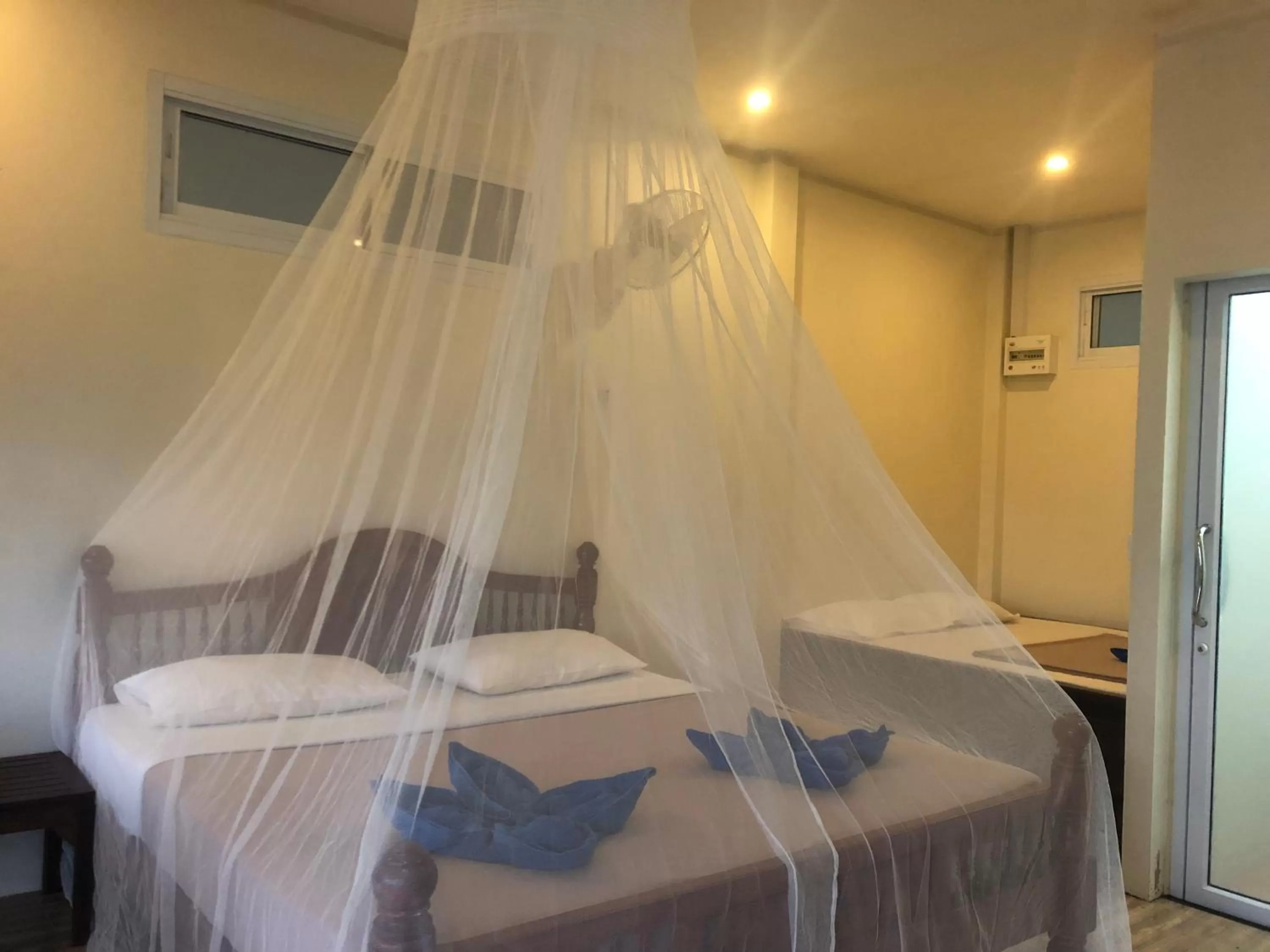 Bed in Khao Sok Hill Top Resort