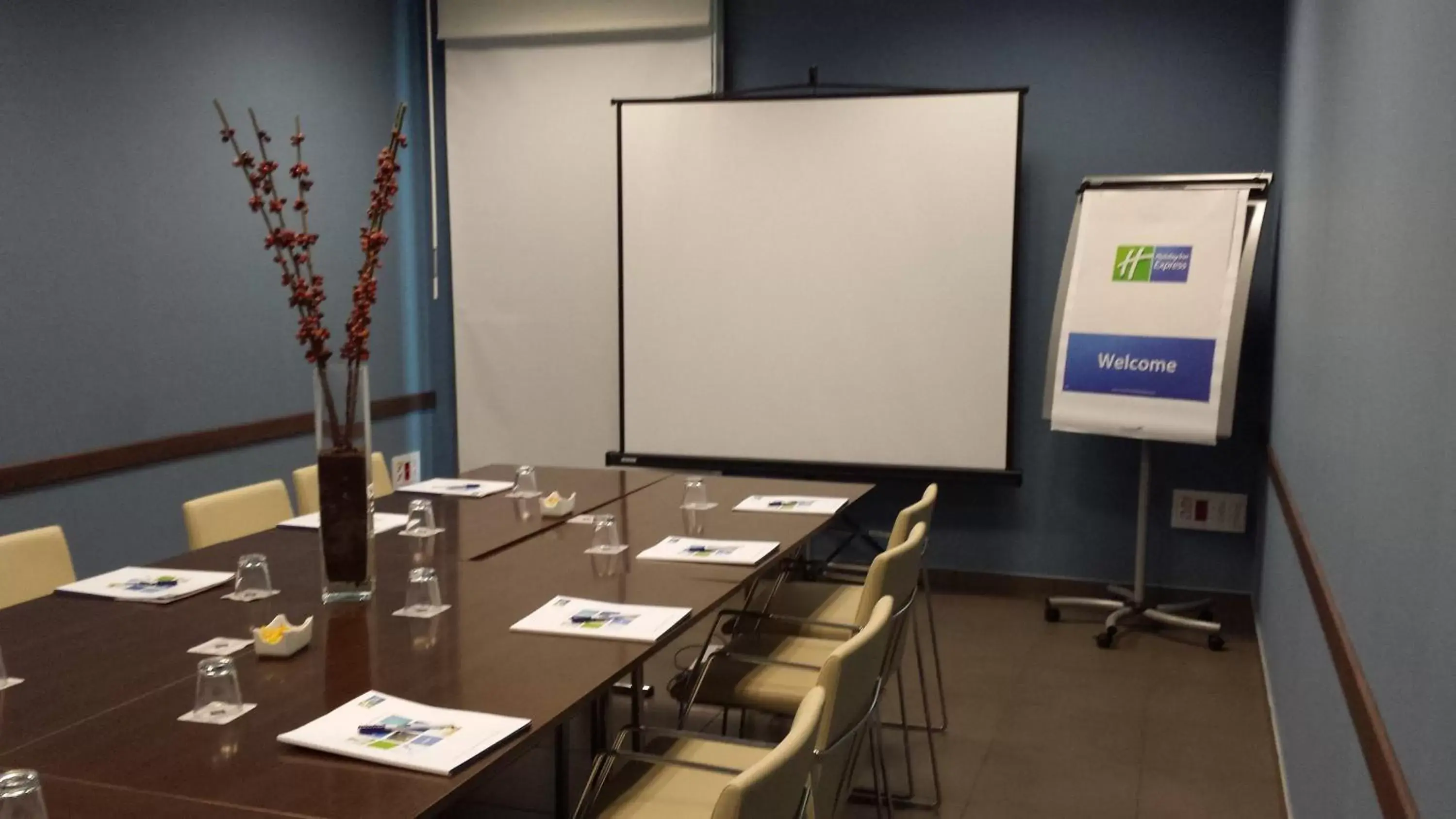 Business facilities in Holiday Inn Express Vitoria