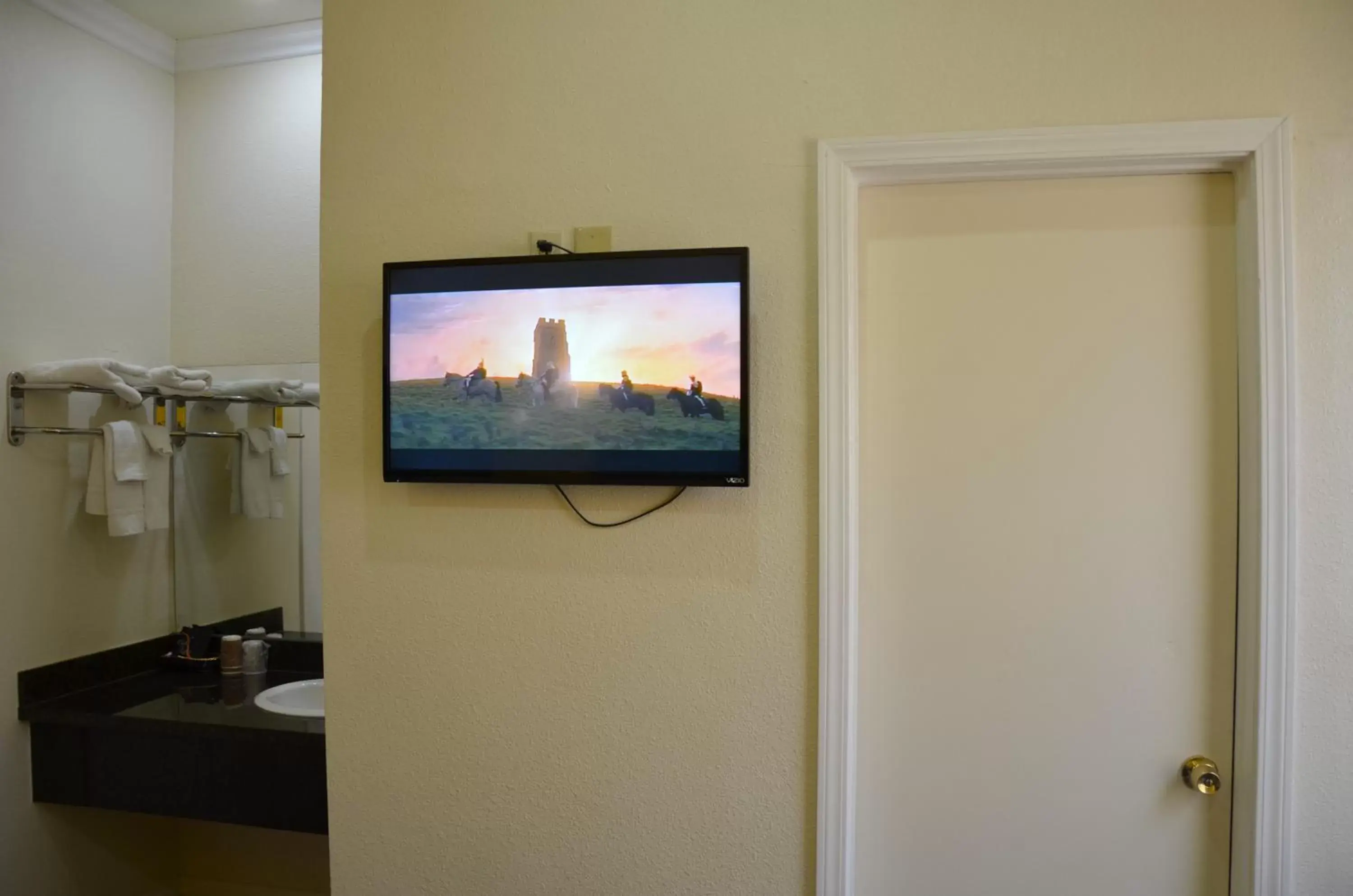 TV/Entertainment Center in Hotel Sunrise