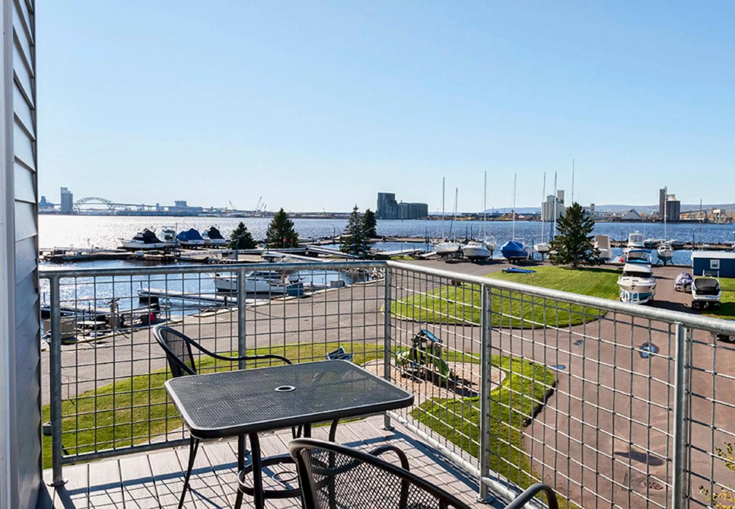 Balcony/Terrace in Park Point Marina Inn