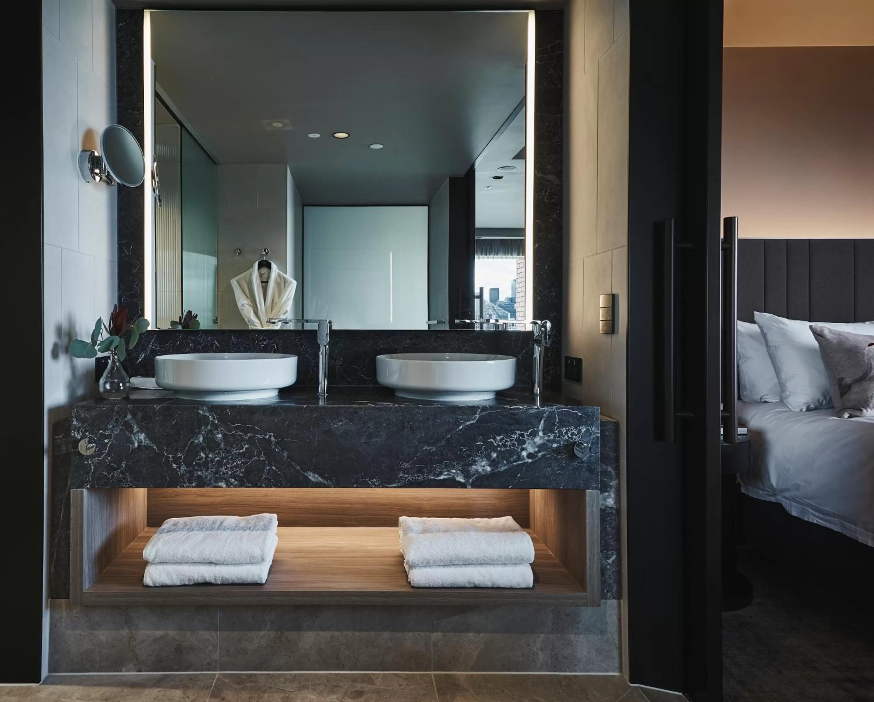 Bathroom, Bed in Pullman Melbourne On the Park