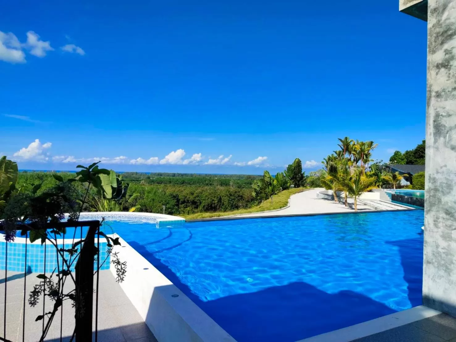 Khaolak Blue Sky Villa