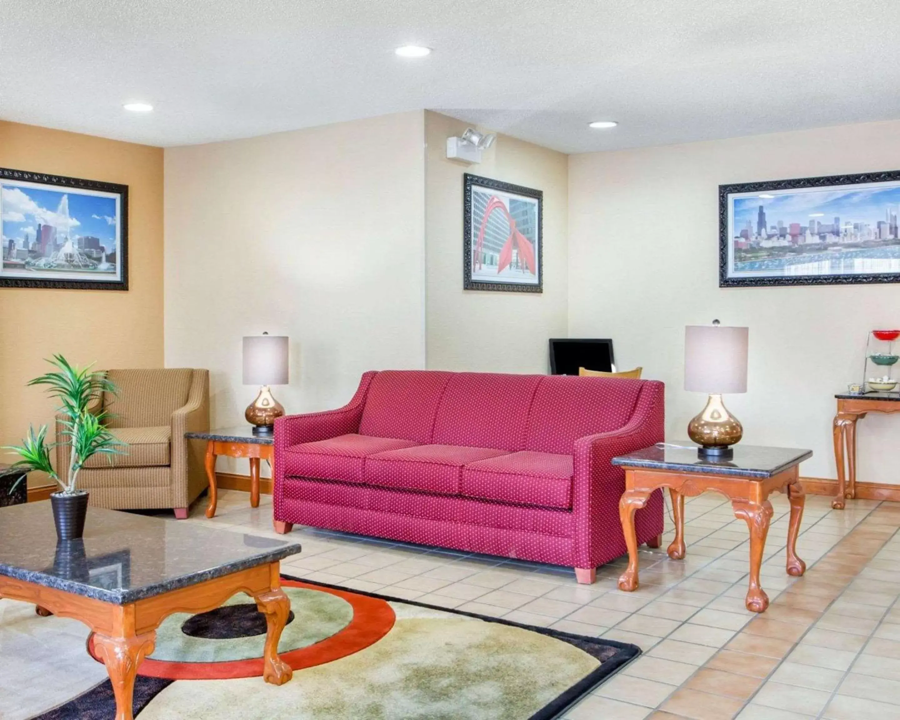 Lobby or reception, Seating Area in Quality Inn Ottawa near Starved Rock State Park