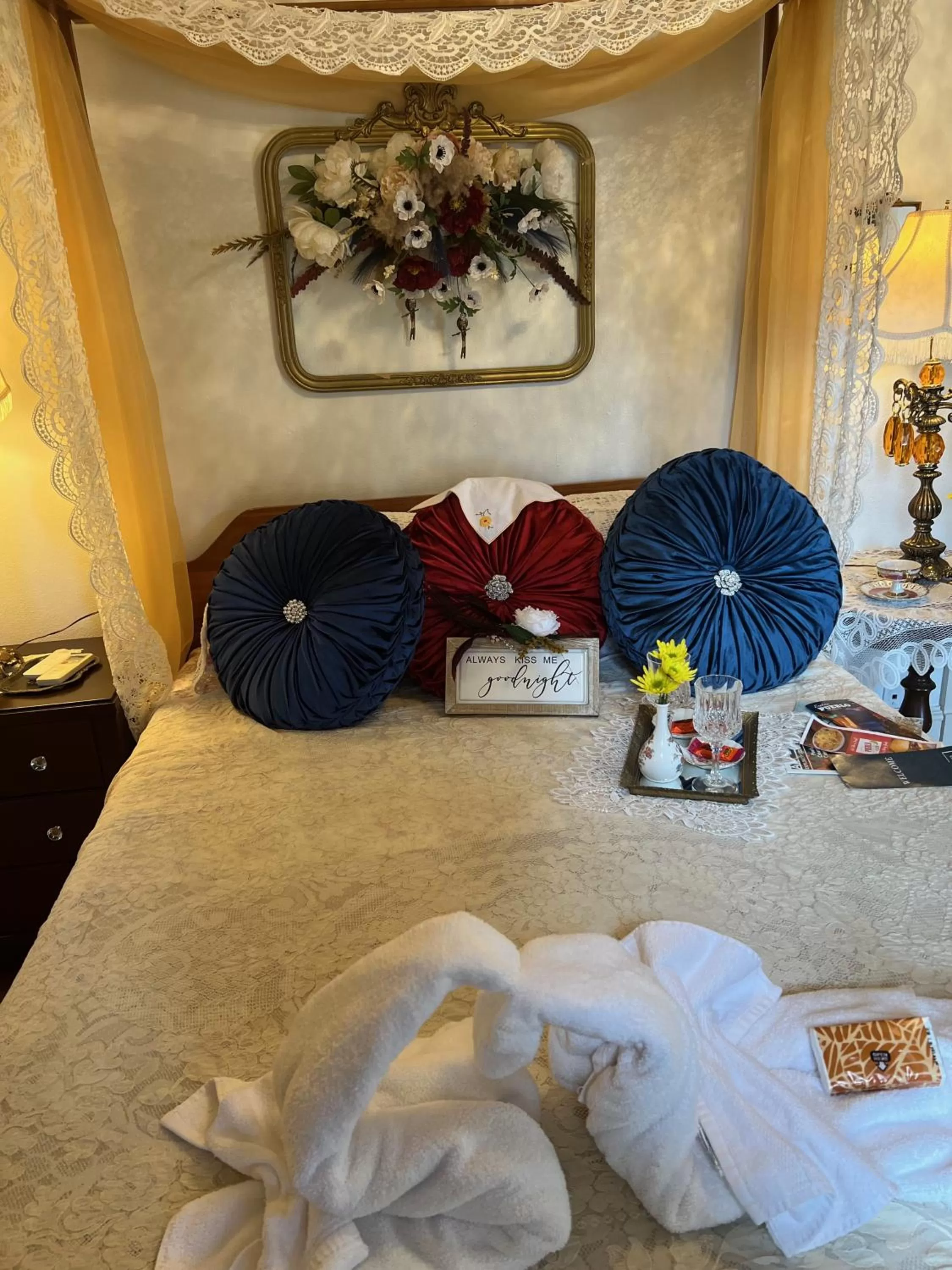 Bed in The Abriendo Inn