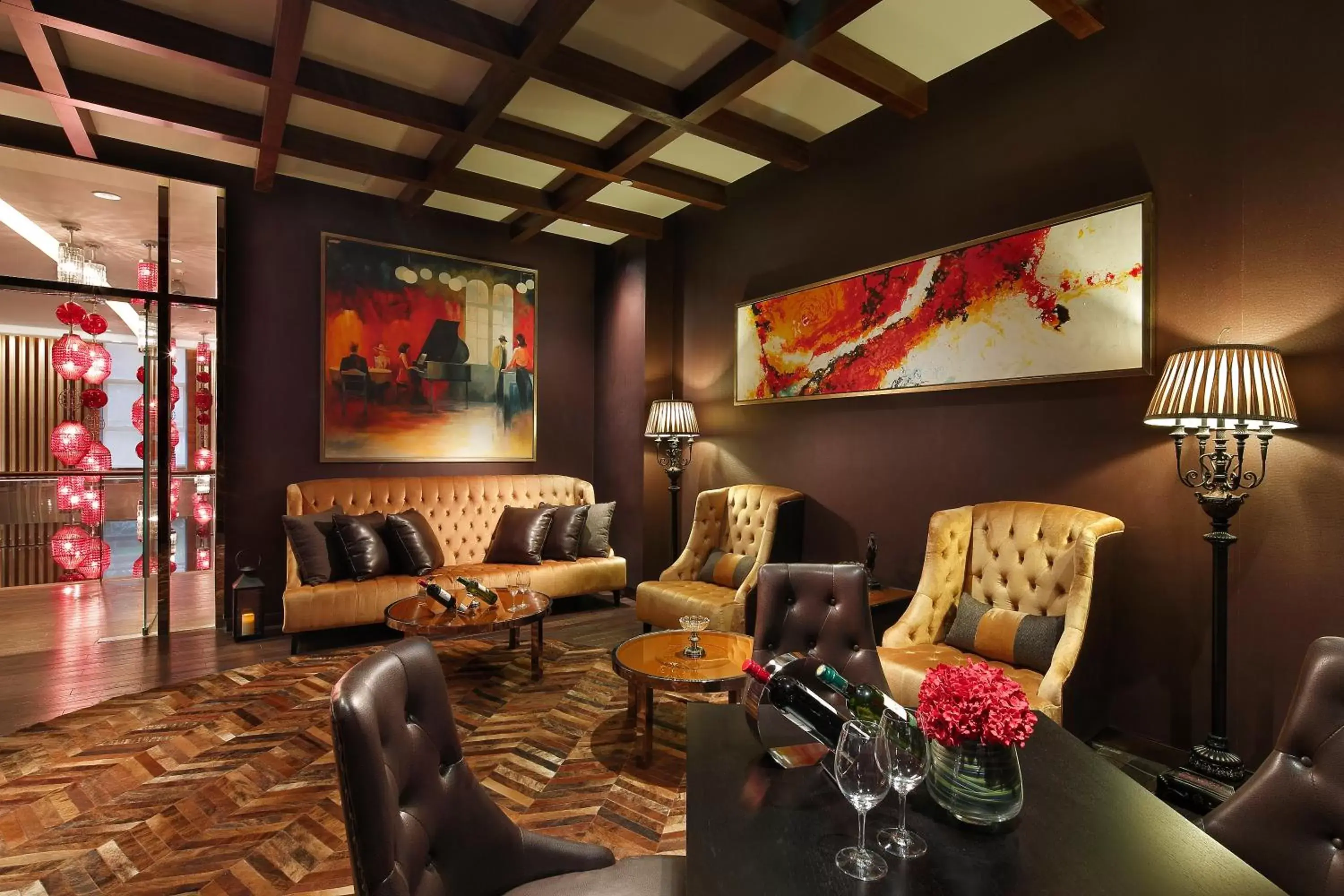 Lounge or bar in Crowne Plaza Yangzhou, an IHG Hotel