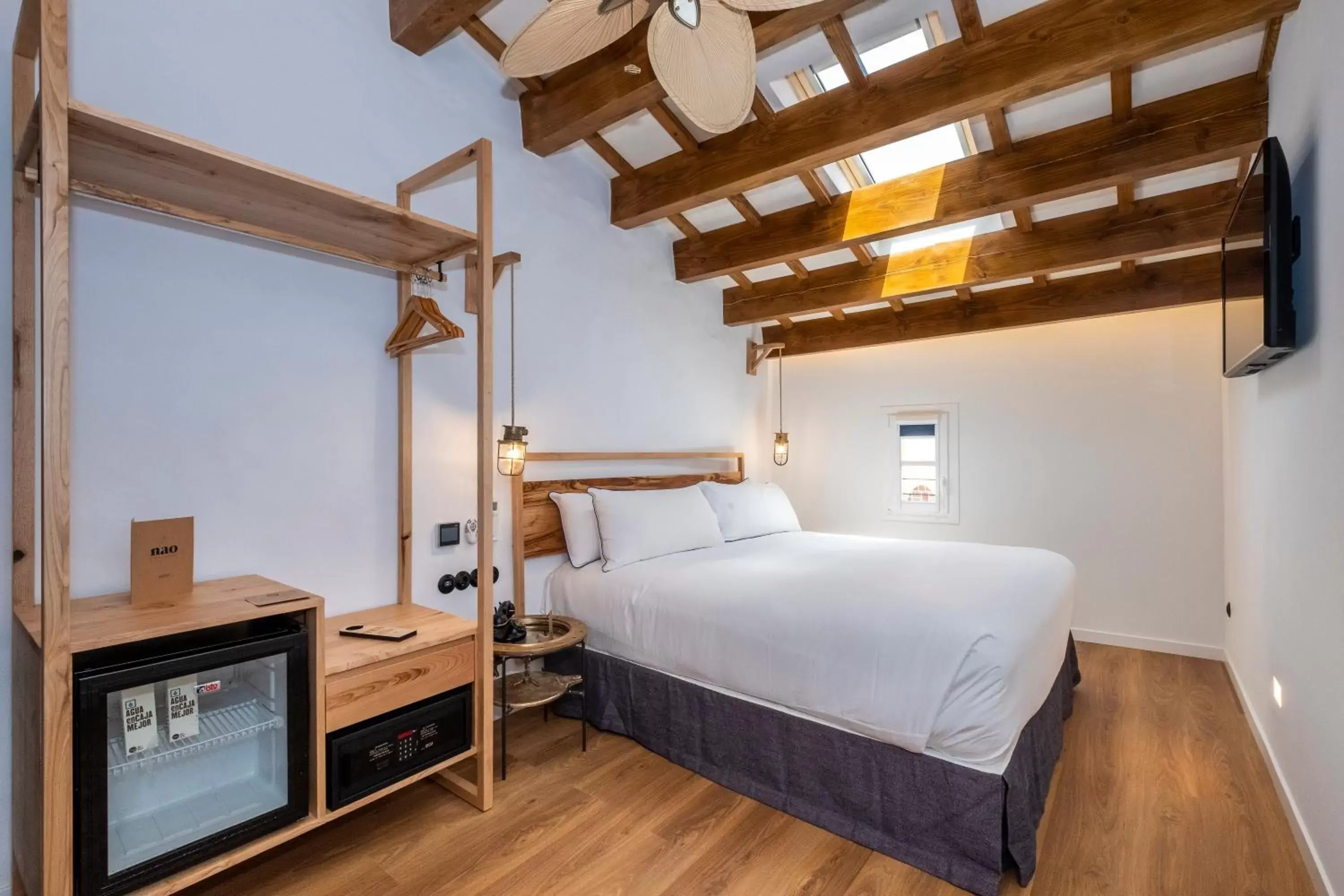 Photo of the whole room, Bed in Nao Catedral Boutique Hotel