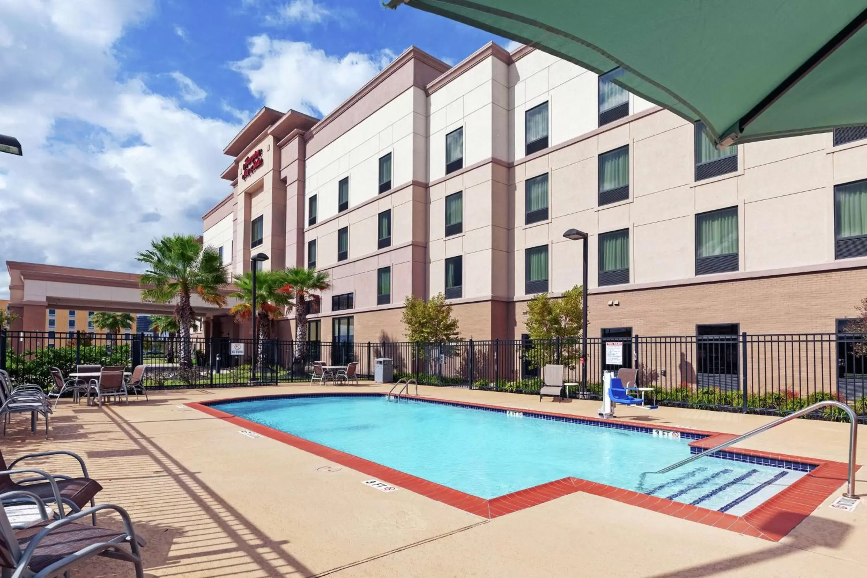 Pool view, Swimming Pool in Hampton Inn & Suites Houston North IAH, TX