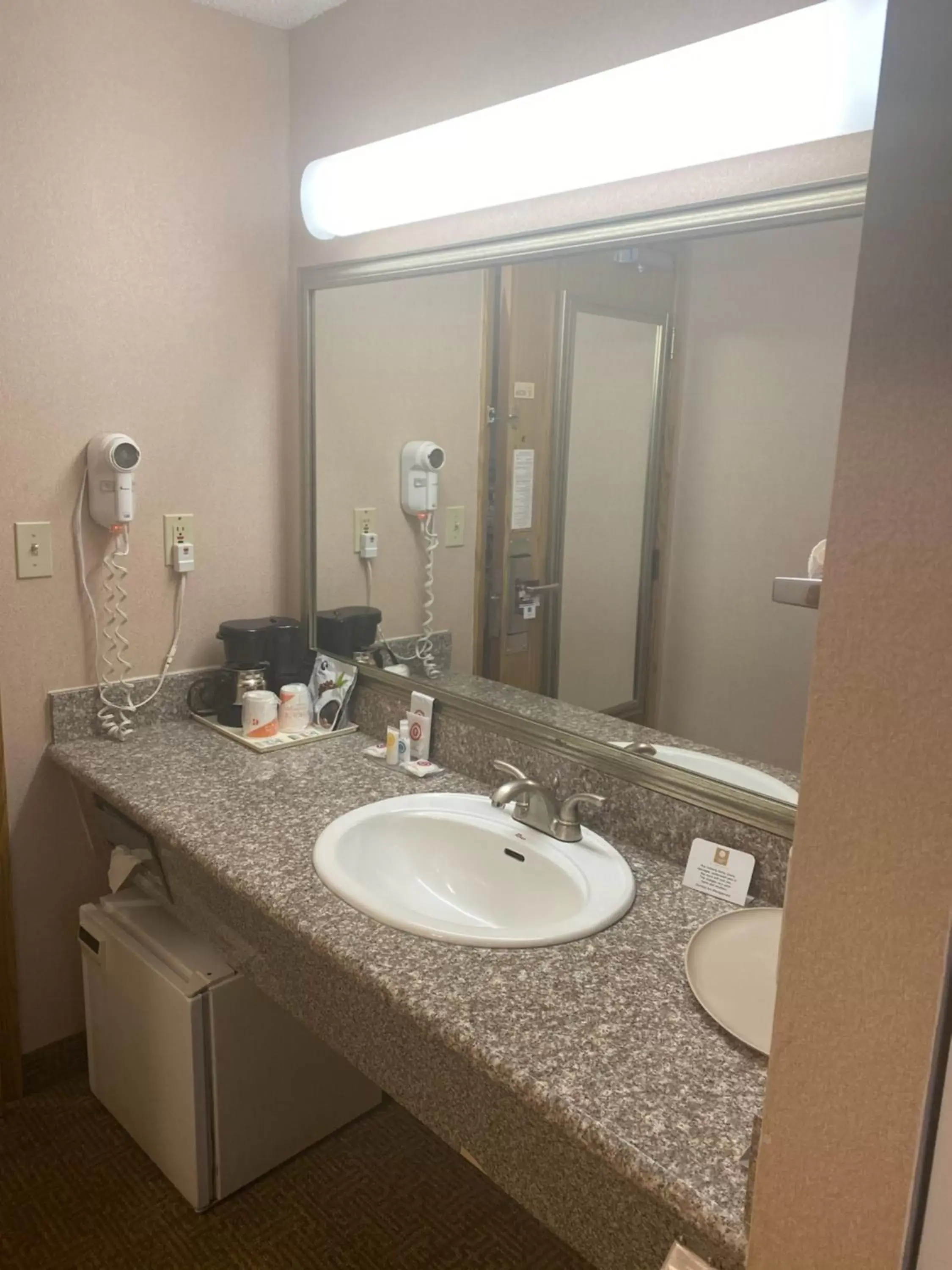 Bathroom in Comfort Inn Kirkland