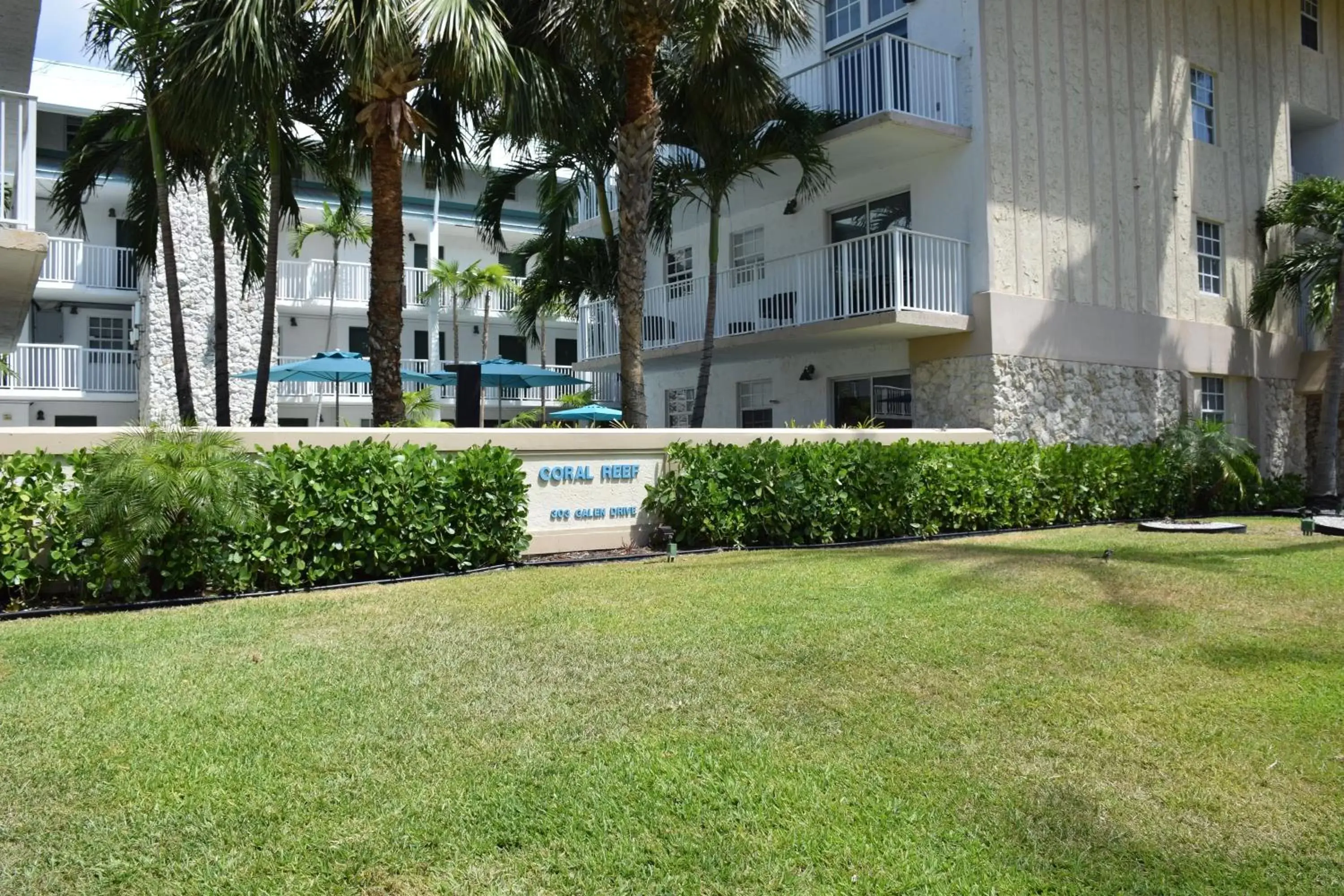 Facade/entrance, Property Building in Coral Reef at Key Biscayne